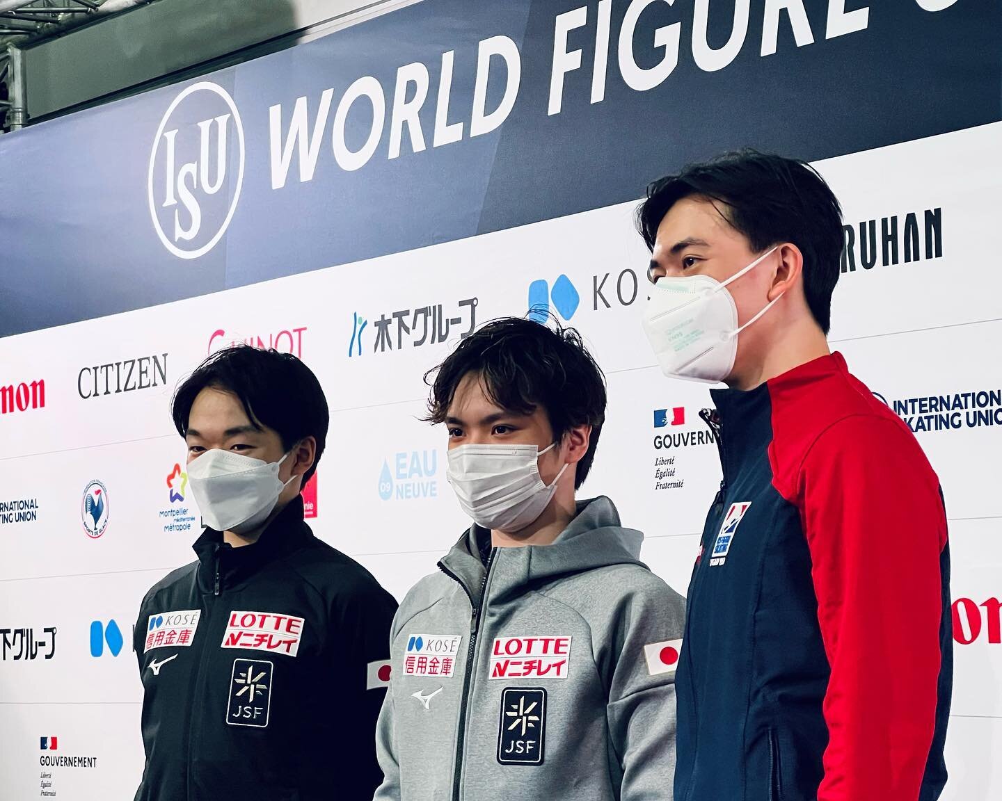 Men and dance medalists at #Worlds2022 #WorldFigure
Men
GOLD Shoma Uno JPN
SILVER Yuma Kagiyama JPN
BRONZE Vincent Zhou USA
Dance
GOLD Gabriella Papadakis/Guillaume Cizeron FRA
SILVER Madison Hubbell/Zachary Donohue USA
BRONZE Madison Chock/Evan Bate