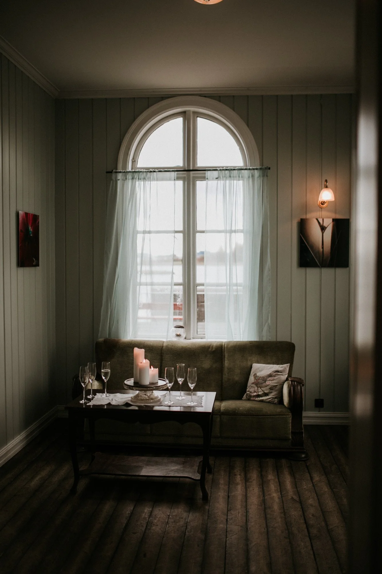 interior-house-with-sofa-champagne-glasses-table.jpg