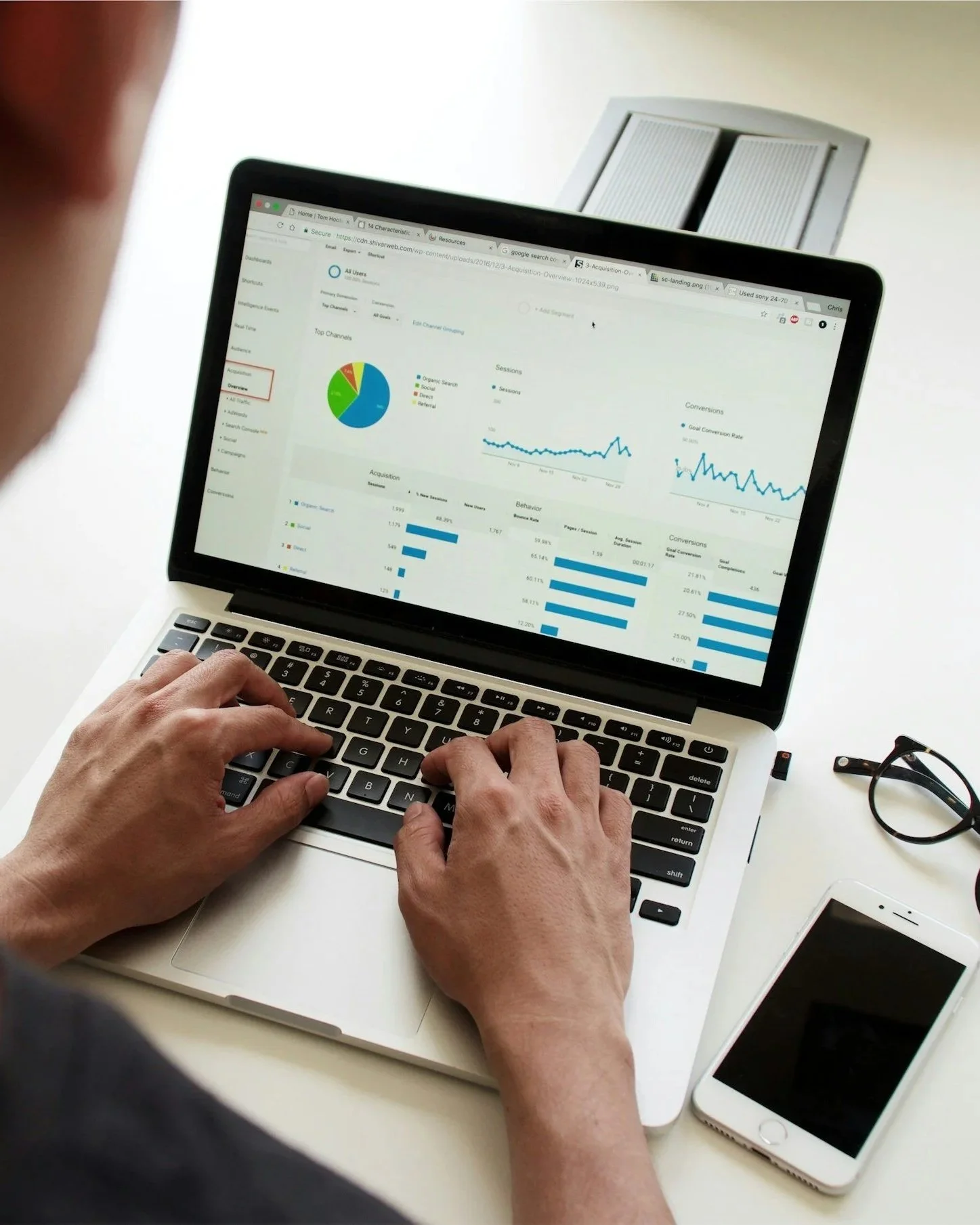 Website analytics on screen representing SEO features in Squarespace 7.0 and 7.1.