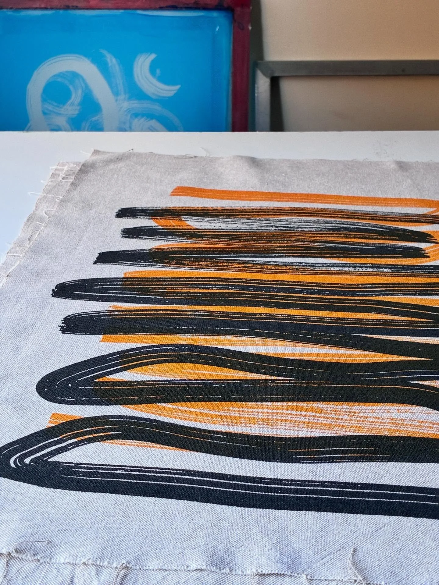 Wip.
 

#matildebeldroega #handmade #handscreenprinted #kitchendesign #teatowels #panosdecozinha #artesanal #serifrafiatextil