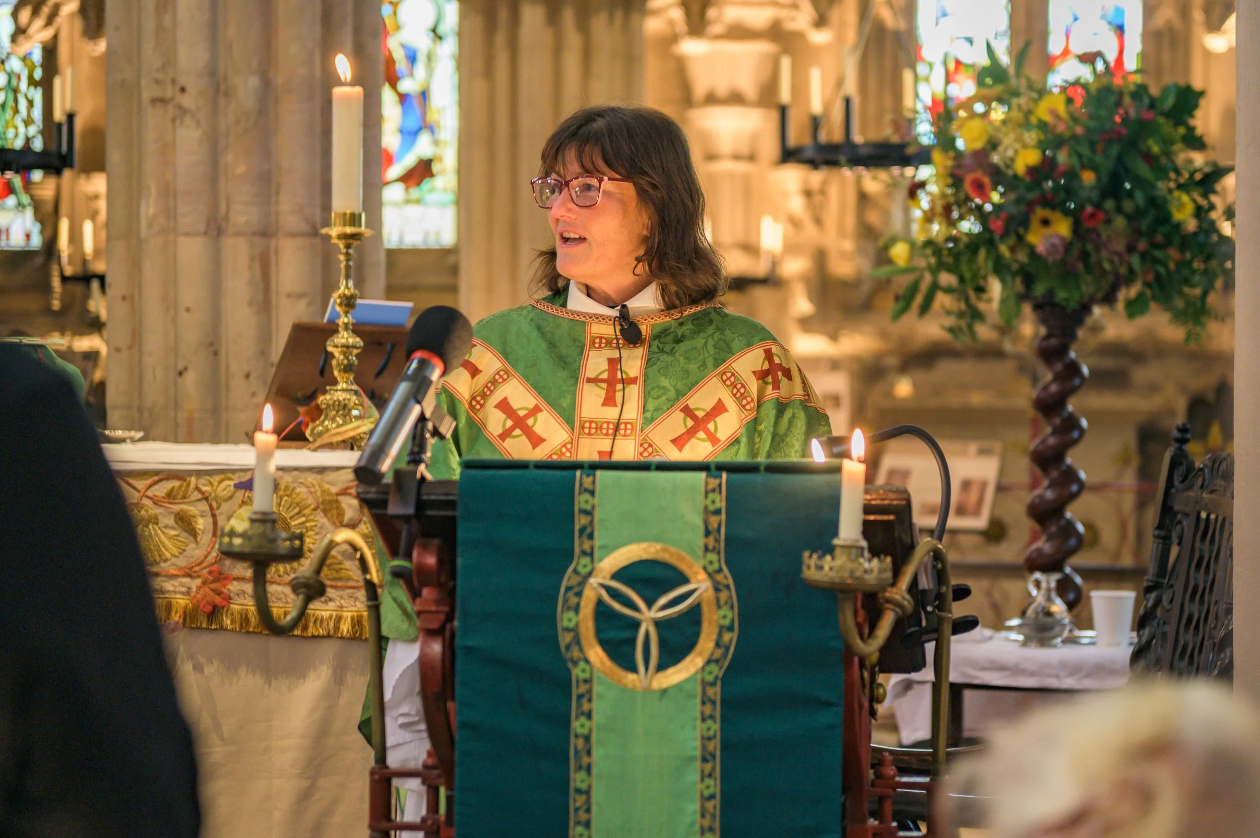 Rev Gill at lectern.jpg