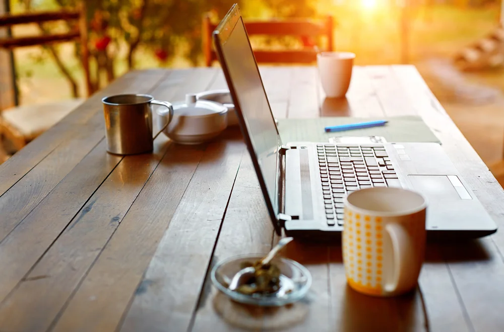 Direct access to the jobseeker database 