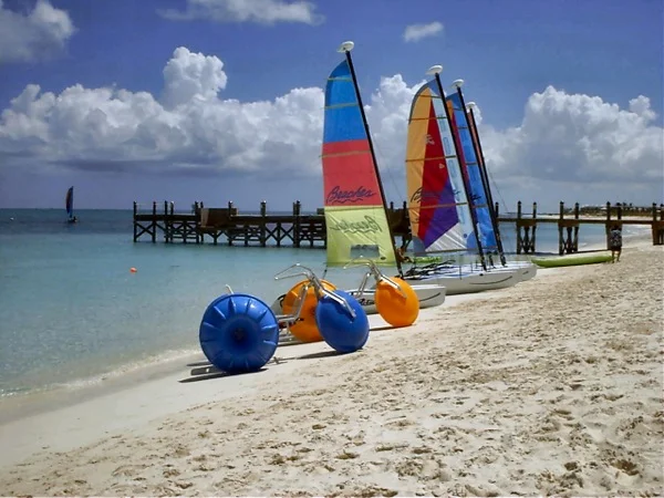 ACsOnBeachSailBoats.jpg