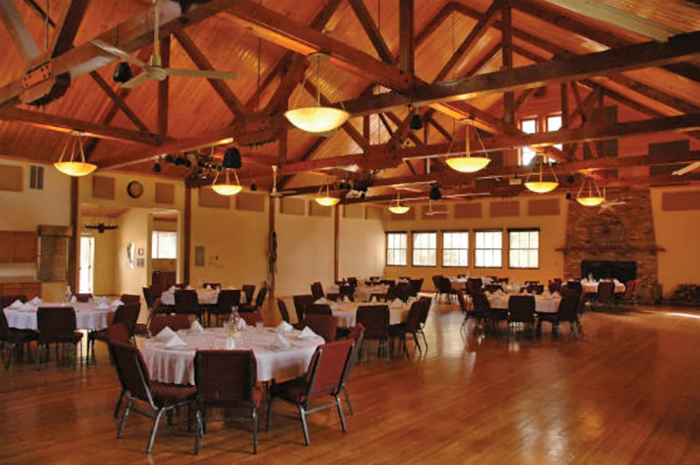 CB0917_Sullivan_Dining.jpg