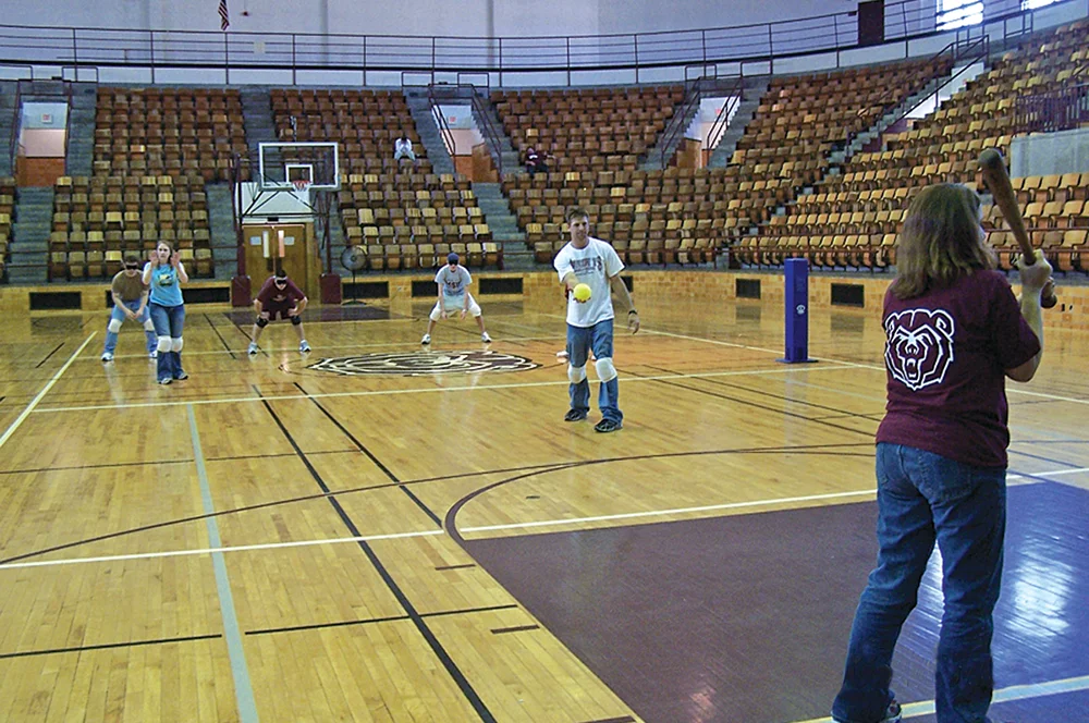 CB0706_Woodward_BeeplBall1.jpg