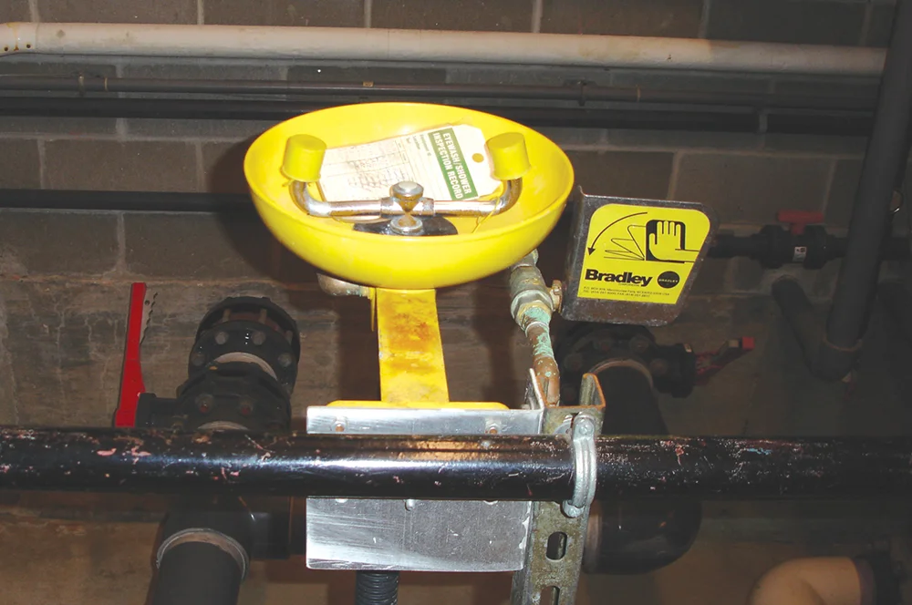 CB0305_LaRue_AquaticSafetyReview2.jpg