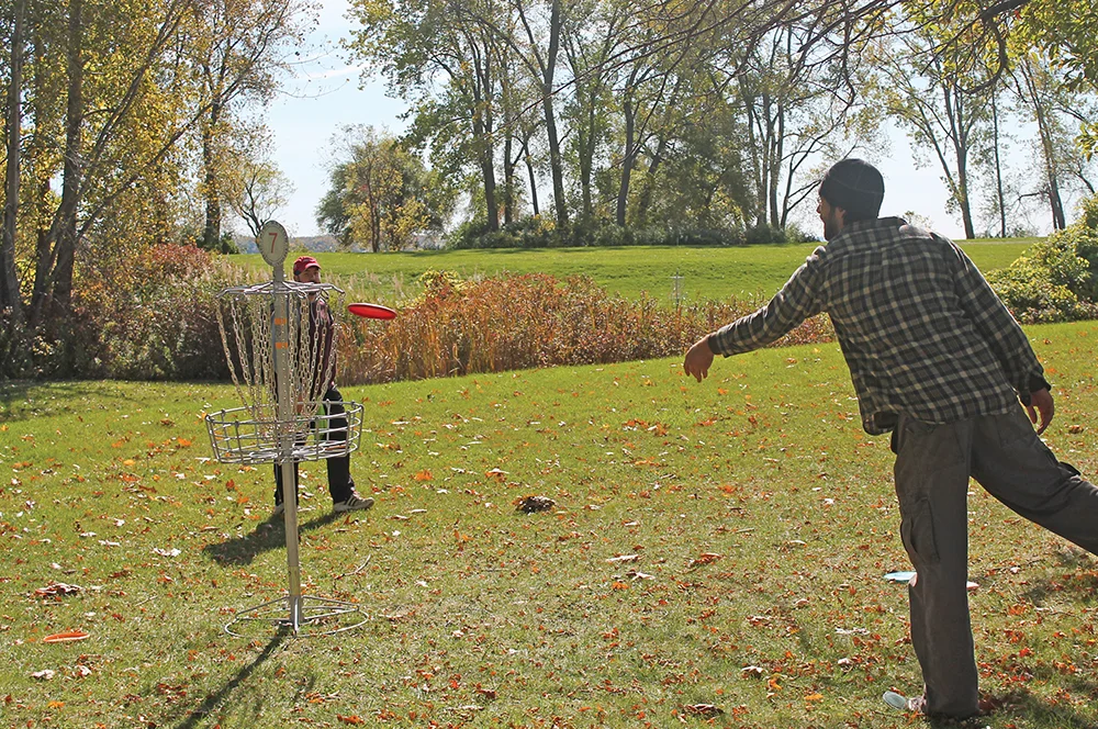 PRB0313_Drach_DiscGolf1.jpg