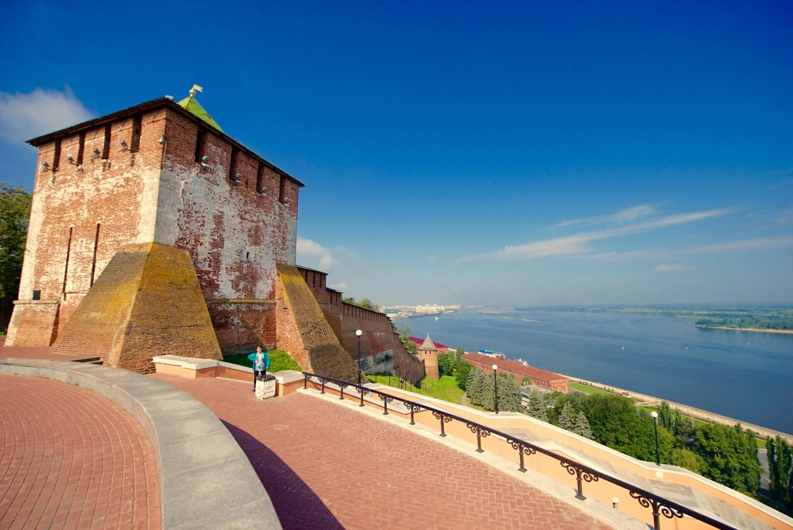 Rio Volga e a cidade histórica. 