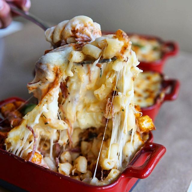 Too much #cheese? Nah, we didn&rsquo;t think so either 😜 #nomstagram #forkfeed #feedfeed #eeeeeats #delicious #eatingnyc #pasta