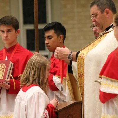 altar-servers-st-louis-king-of-france-catholic-church-school