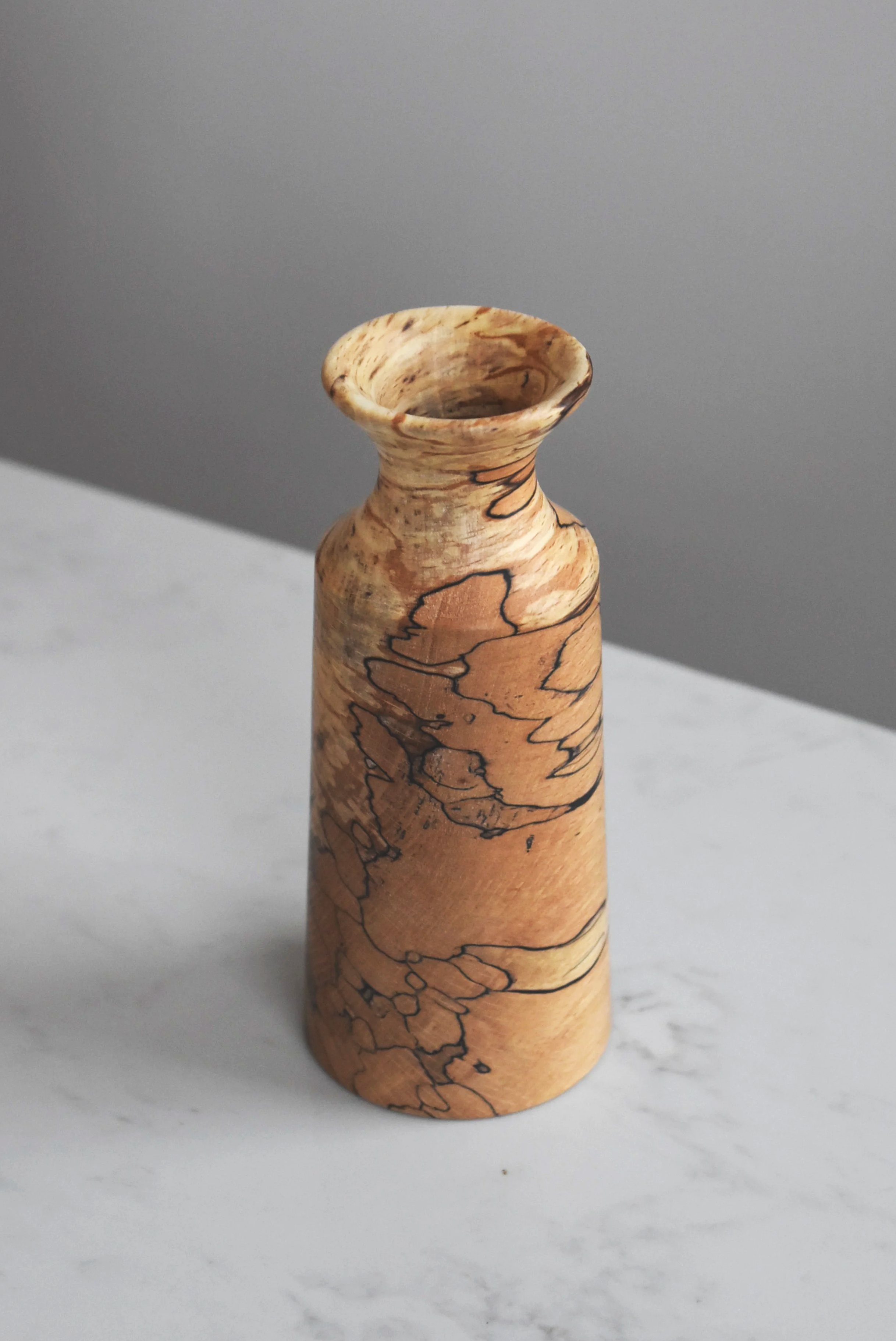 Table Vase in Patterned Beech