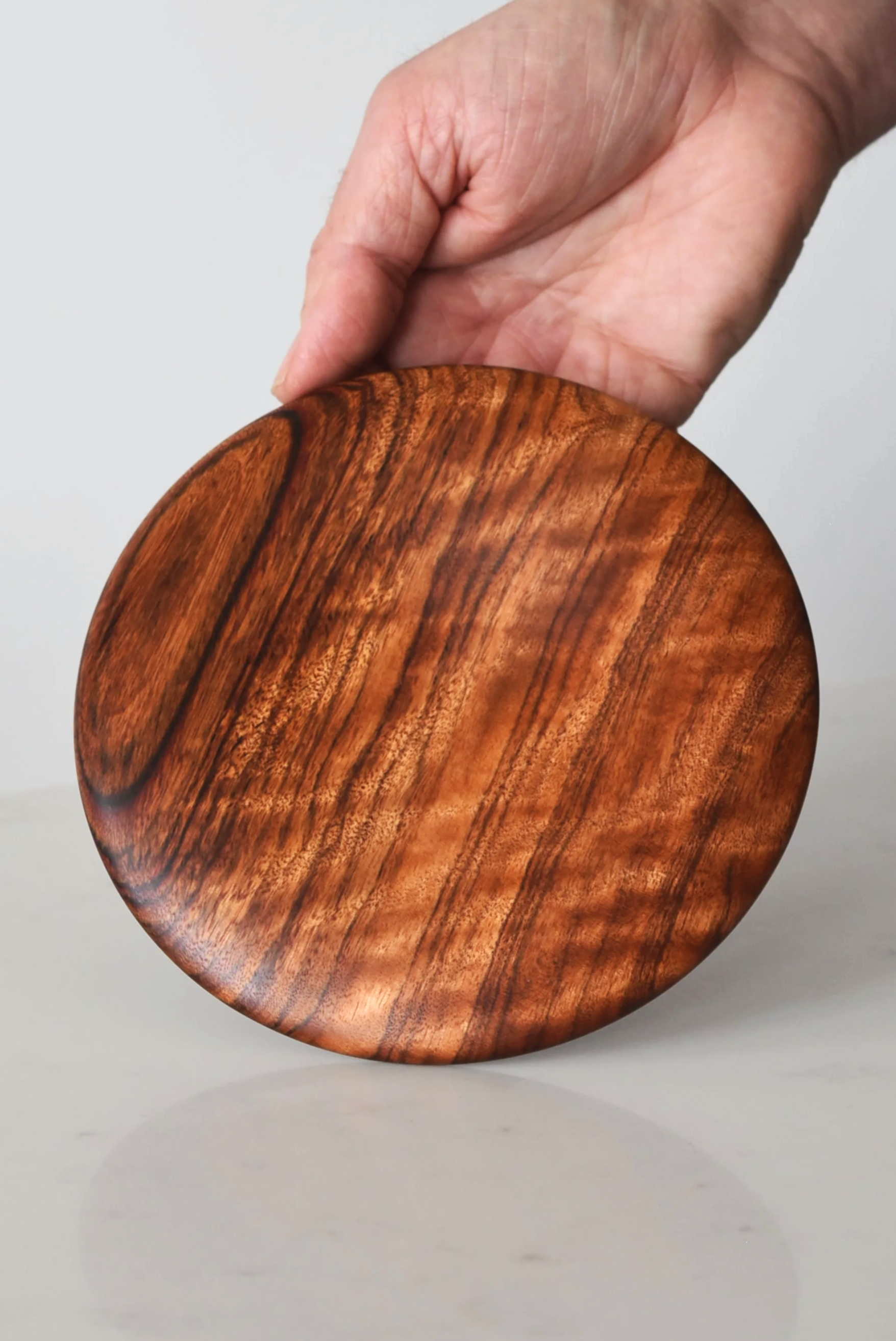 Flat Pillow Plate in Caribbean Rosewood