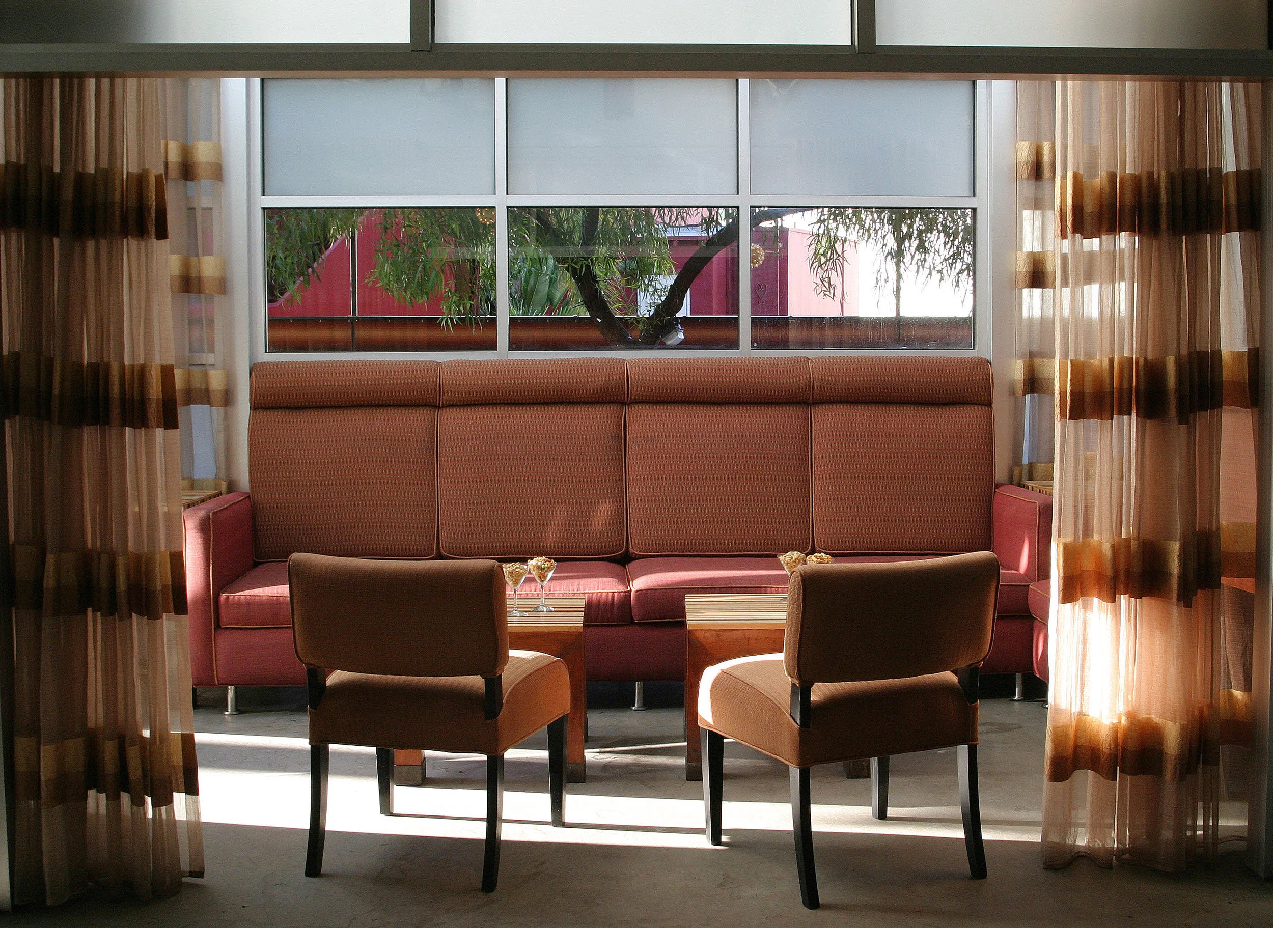 Here Bar_0006.jpg