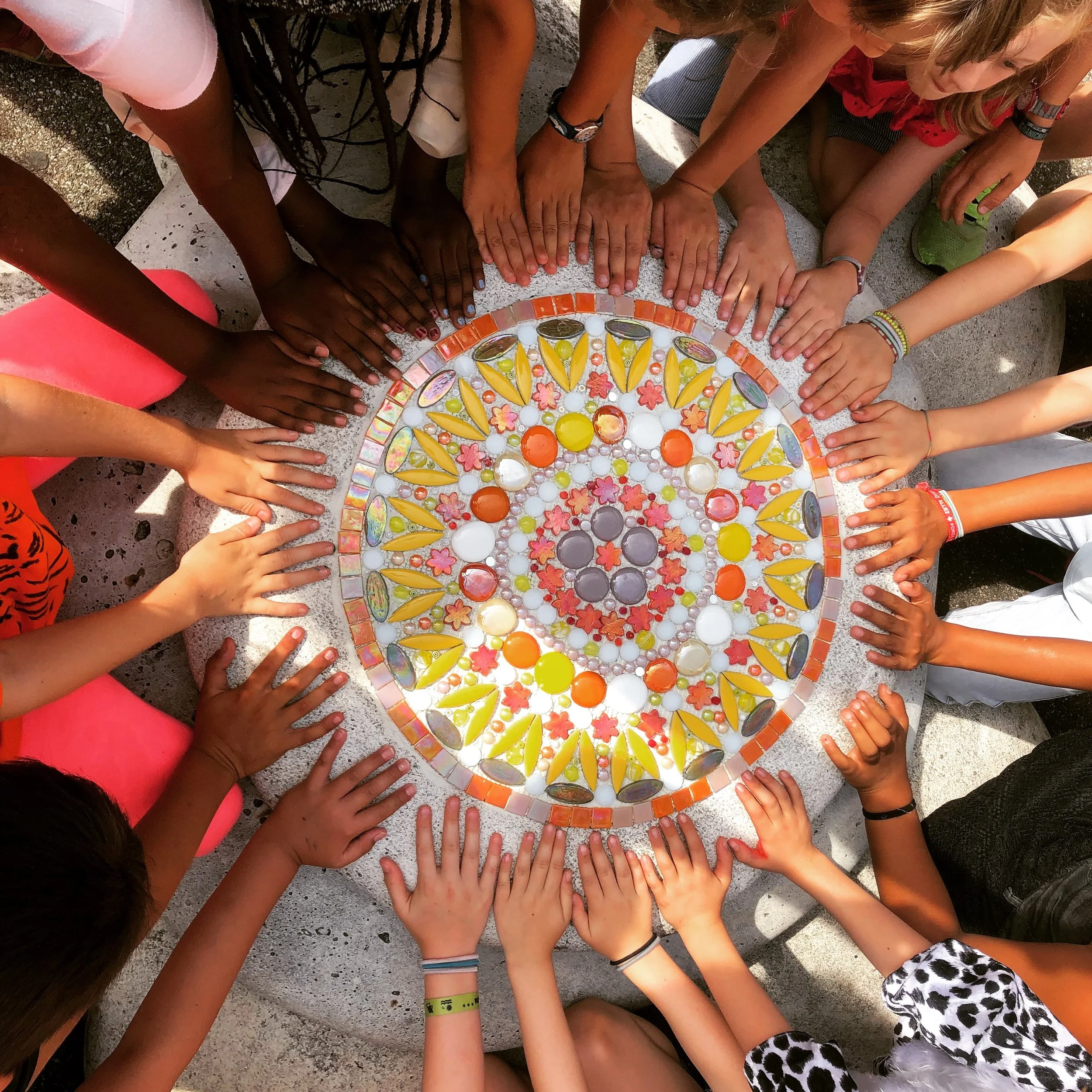 Mosaik Mandala - 30 Hände 