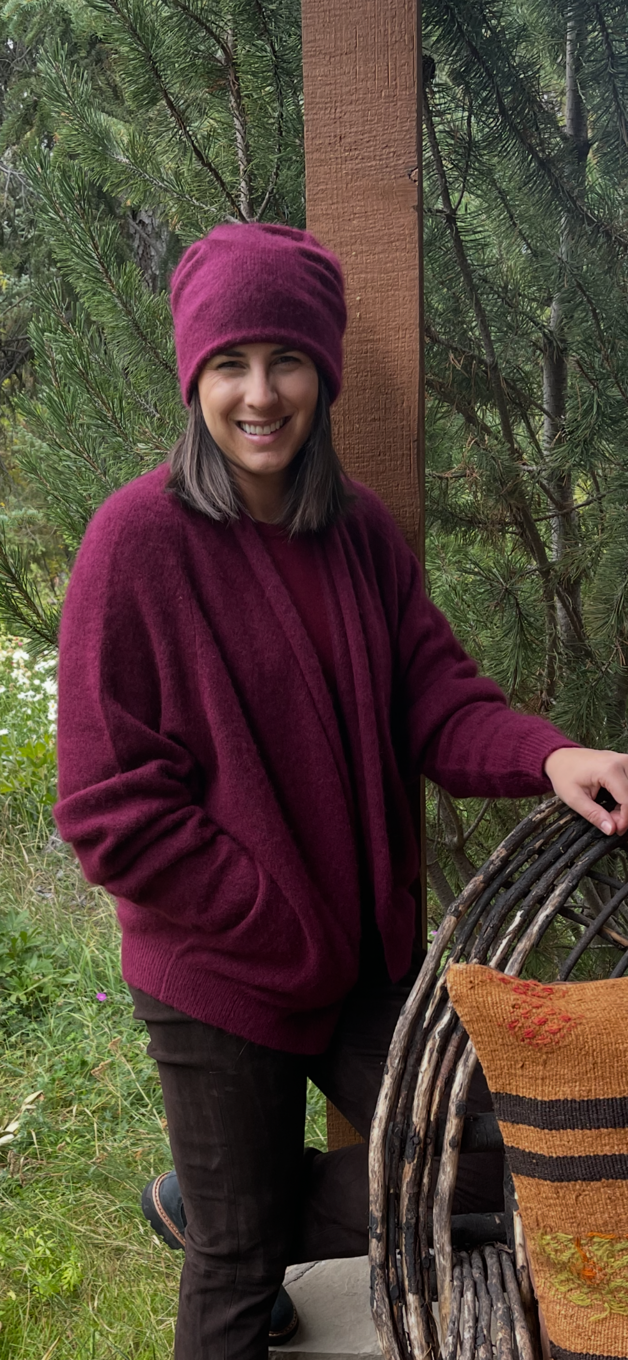 Short Cardigan in Burgundy