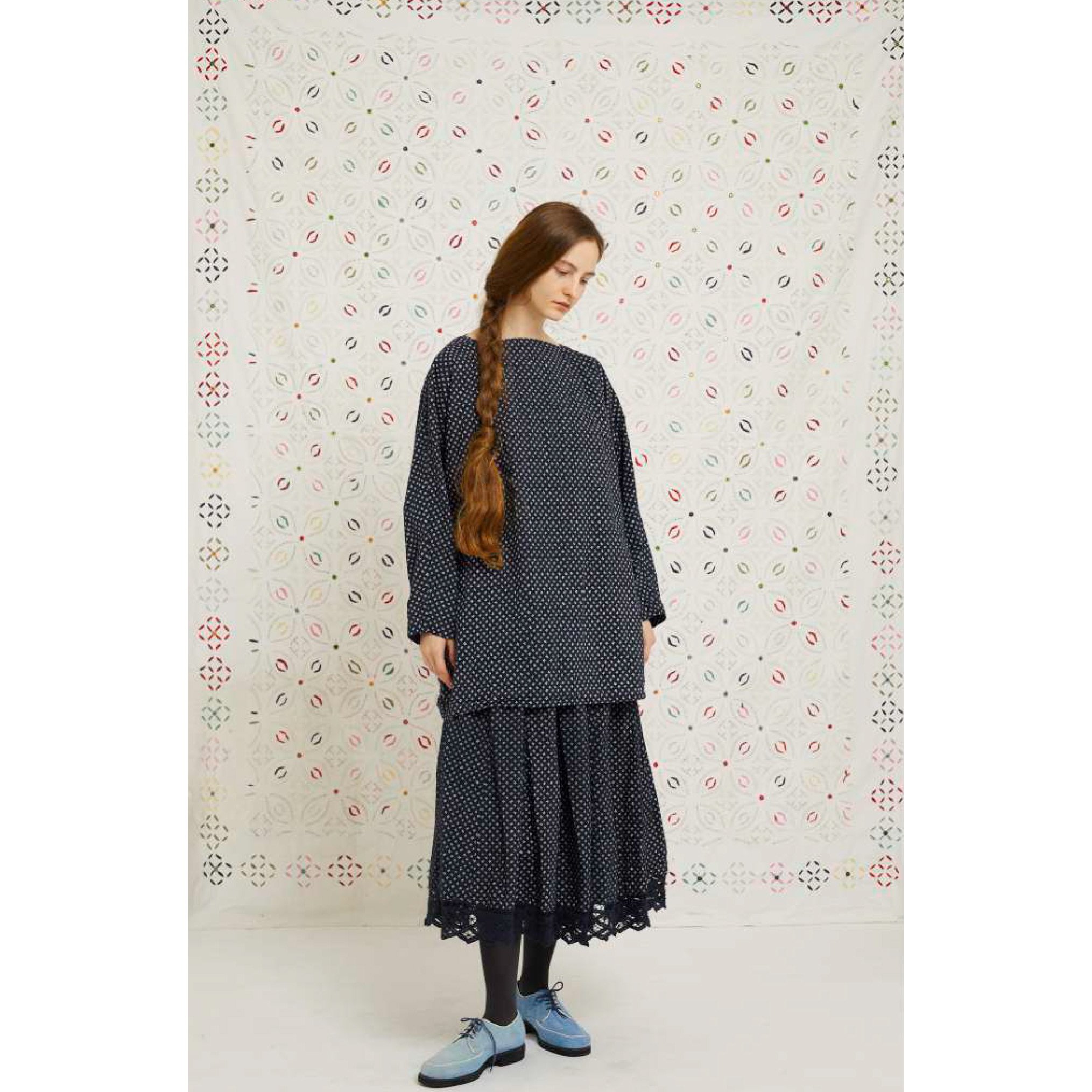 AODRESS_FW25_No28_NavyDot_03-web.jpg