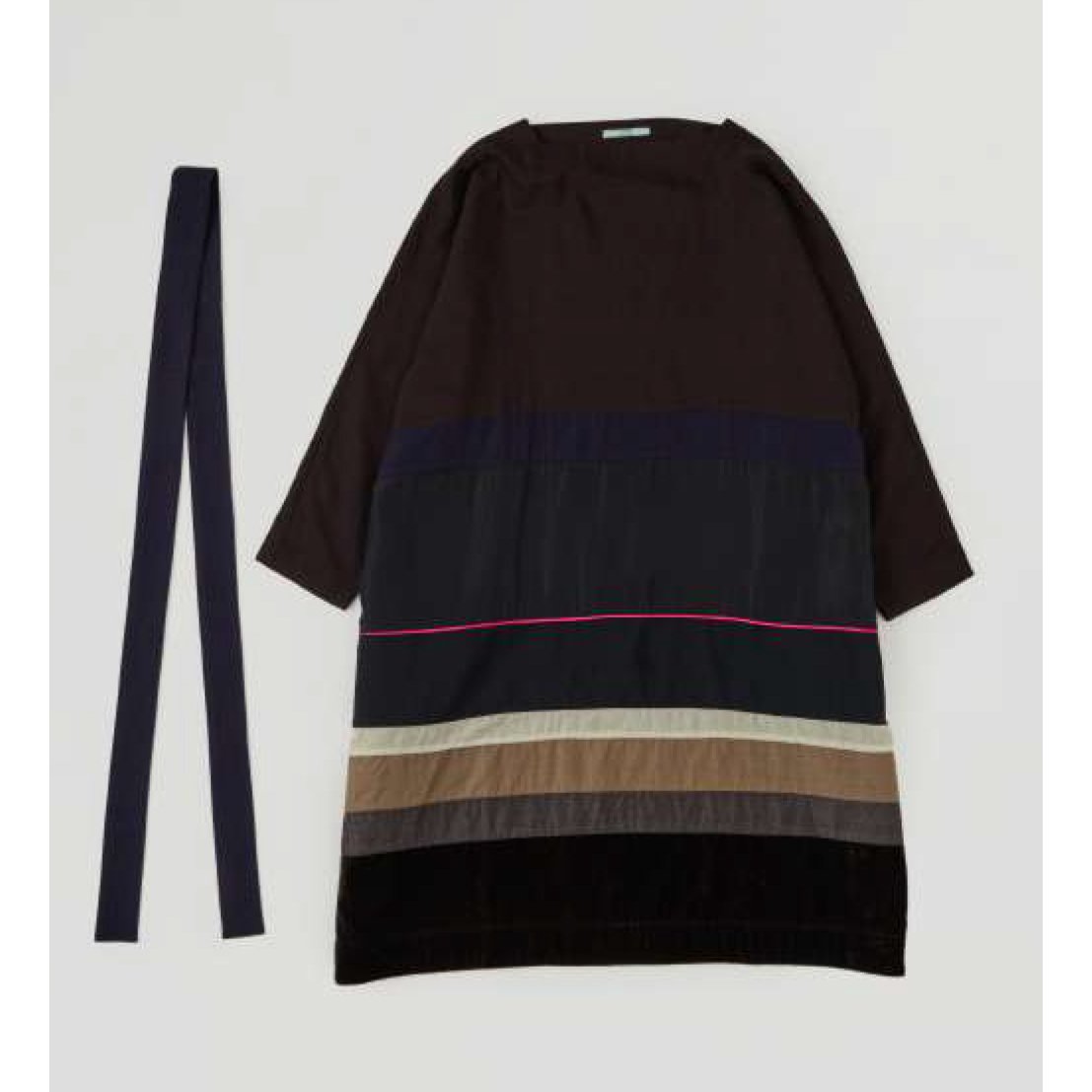 AODRESS_FW25_10_DBrown_01.jpg