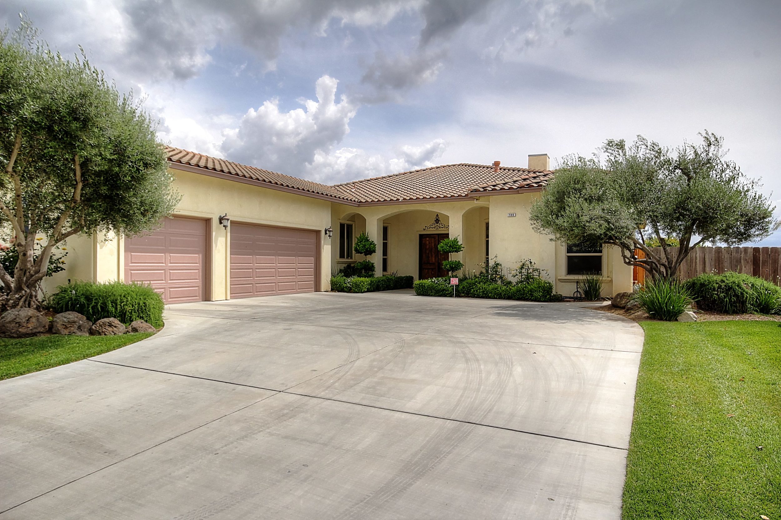 786 7th St Ripon CA 95366 USA-print-001-Front View-3455x2303-300dpi.jpg