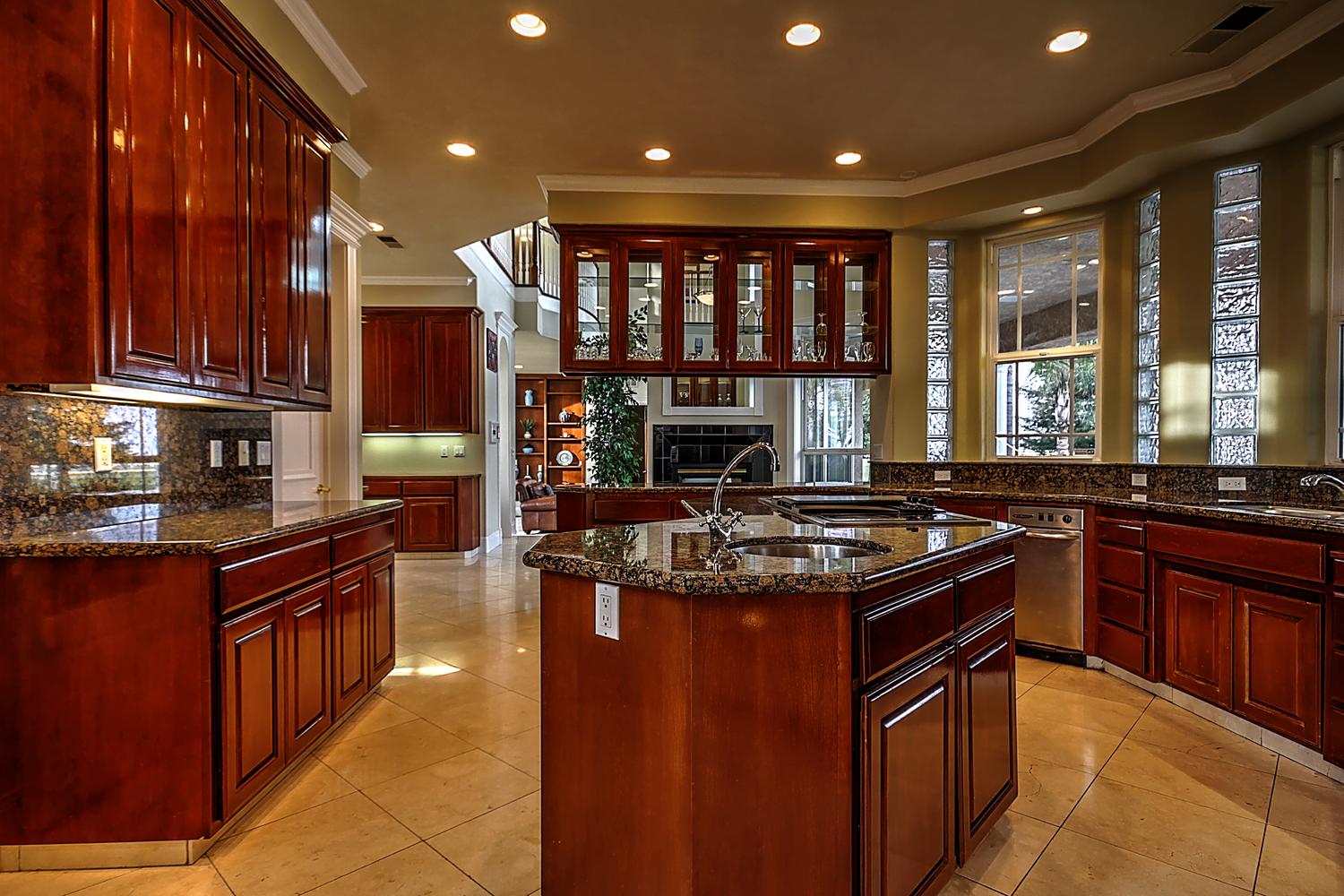 12956 Monroe Ave Los Banos CA-large-025-Kitchen-1500x1000-72dpi.jpg