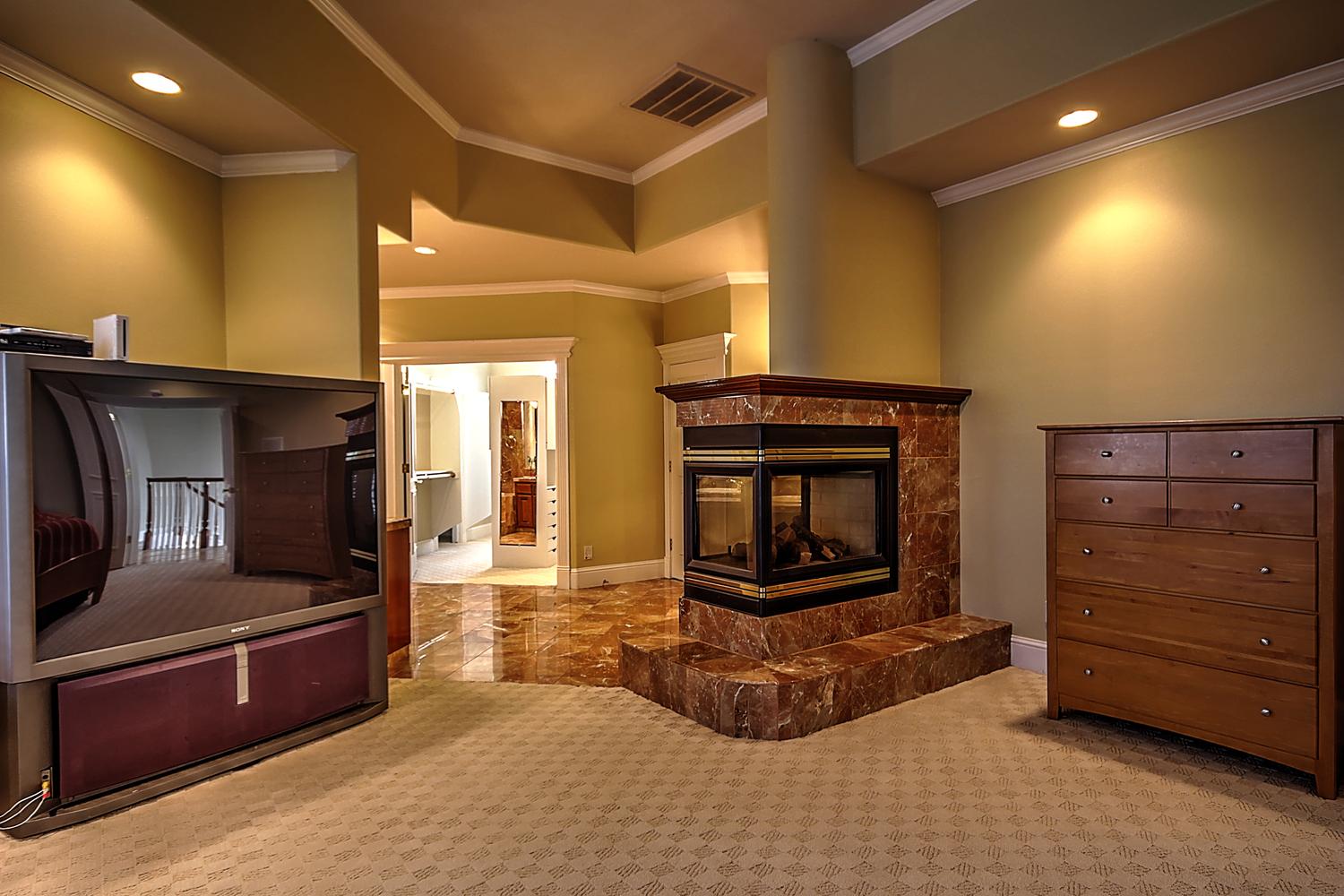 12956 Monroe Ave Los Banos CA-large-049-Master Suite-1500x1000-72dpi.jpg