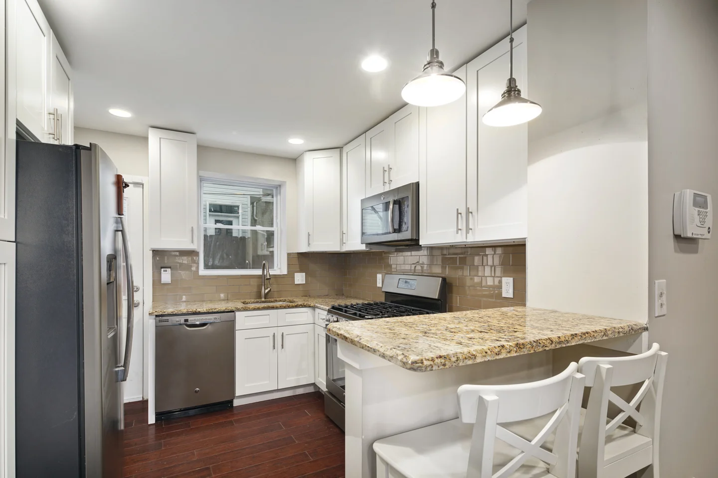 527 Dudley St-MLS-4.jpg