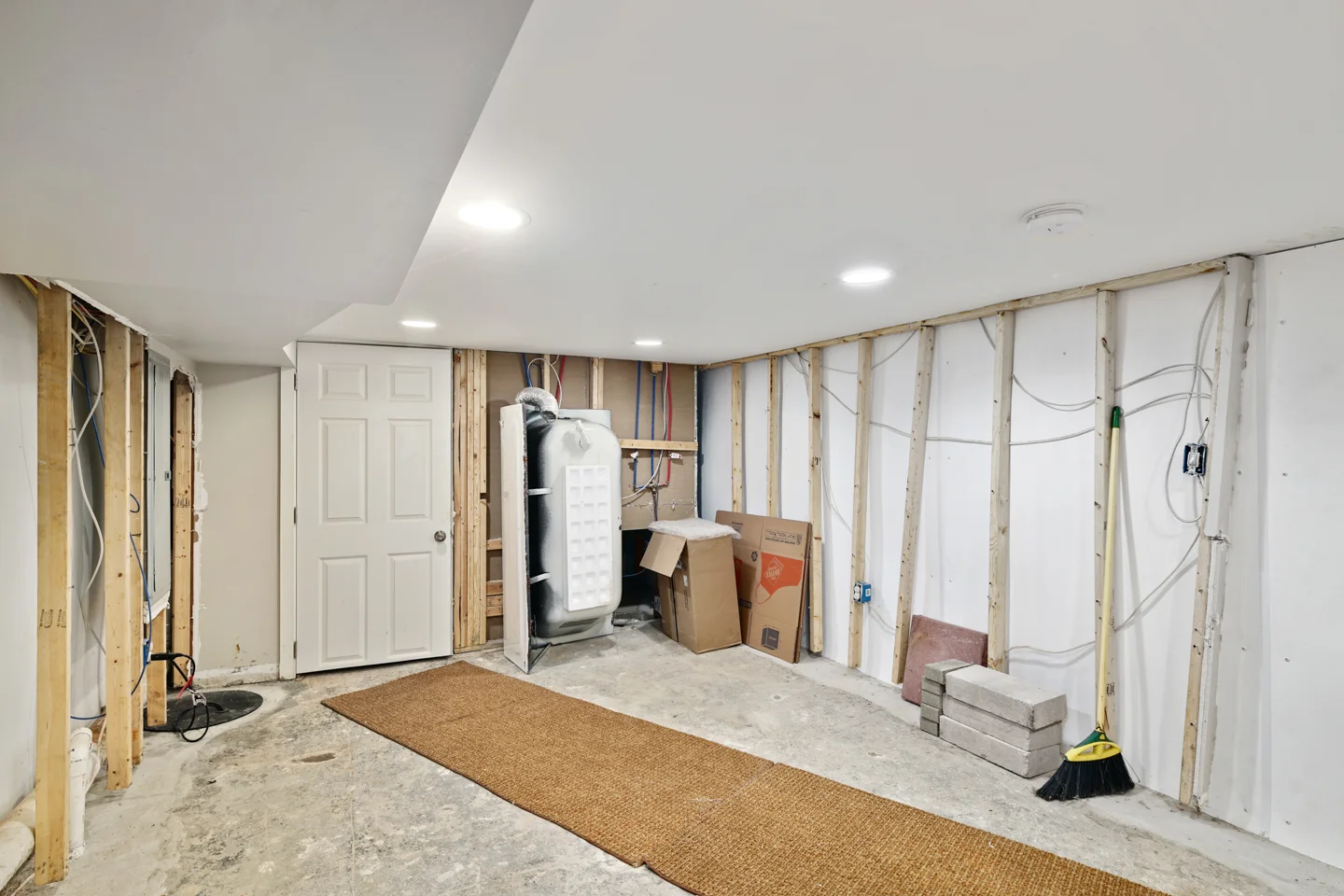 527 Dudley St-MLS-14.jpg