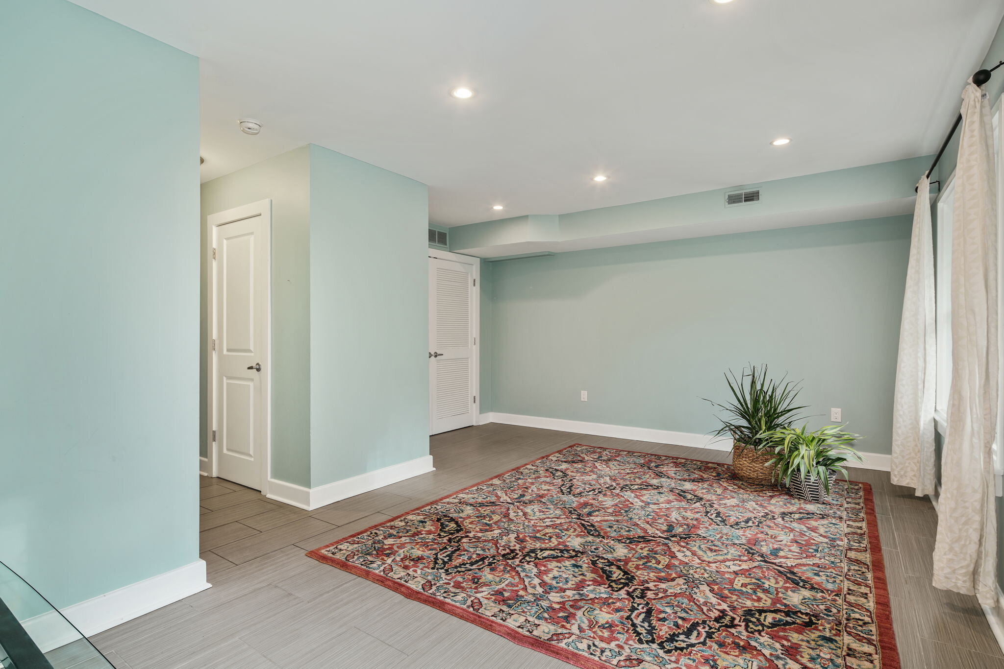 846 Independence Ct-Full-4.jpg