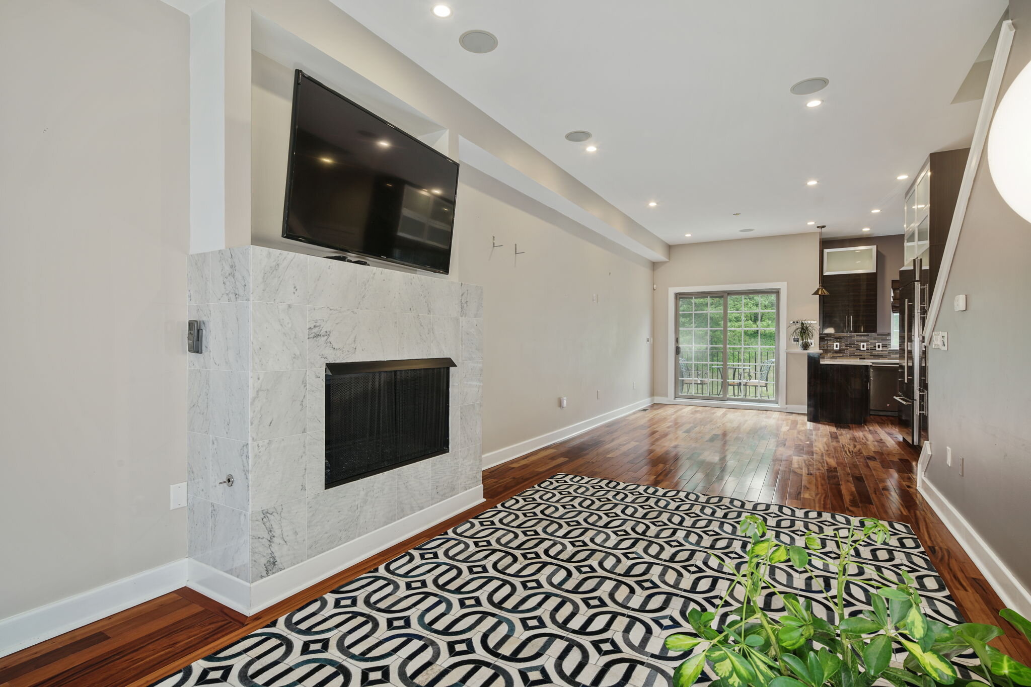 846 Independence Ct-Full-11.jpg