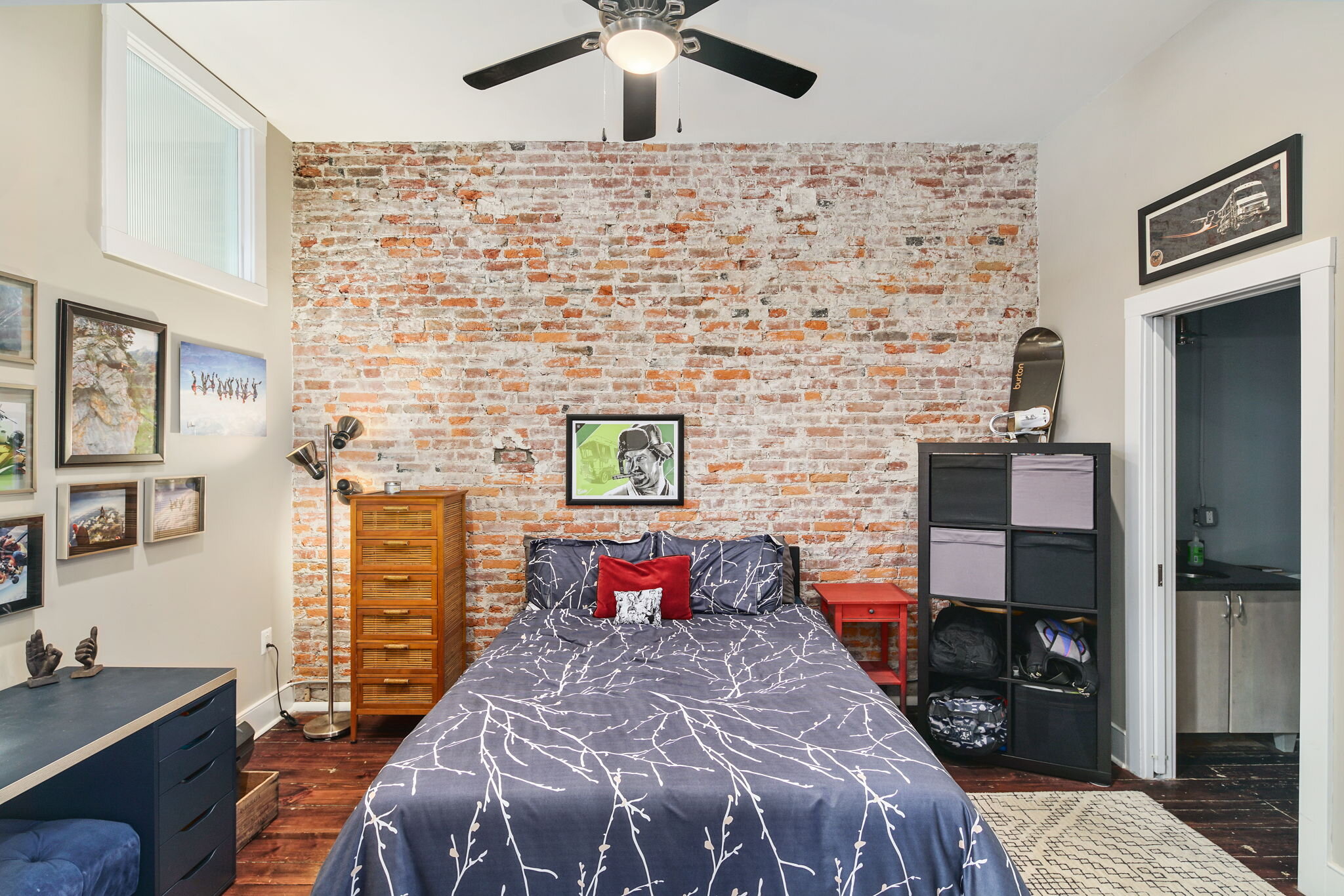 16-web-or-mls-36 N Front St Unit 4-Full-16.jpg