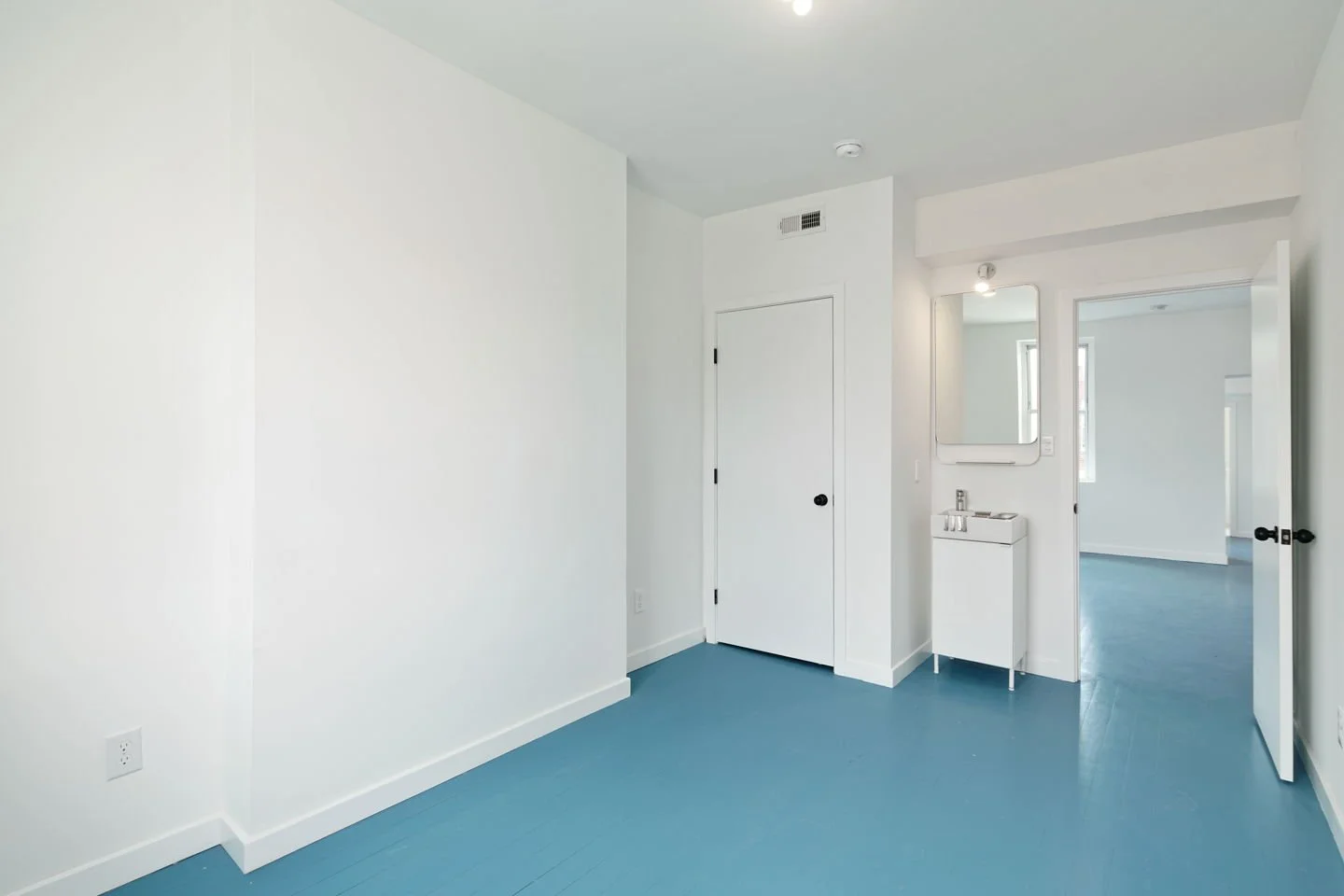19-mls-2329 Frankford Ave-Full-19.jpg