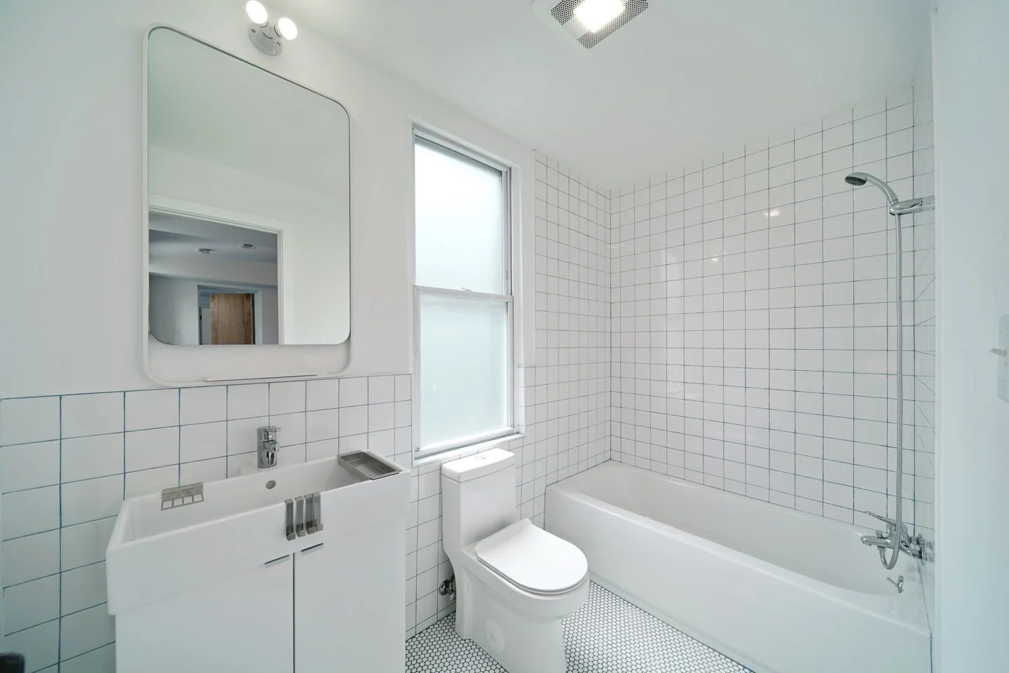 22-mls-2329 Frankford Ave-Full-22.jpg