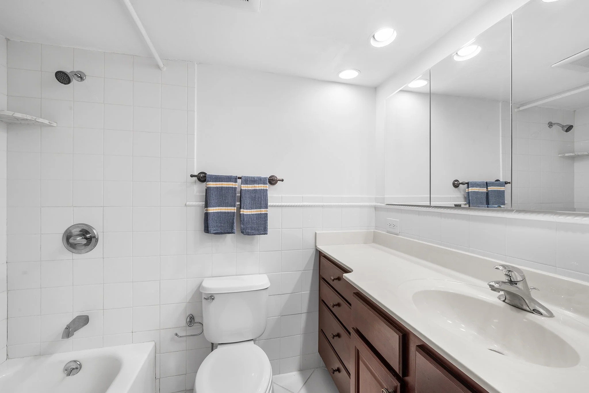 1901 JFK BLVD-APT 911-09.jpeg