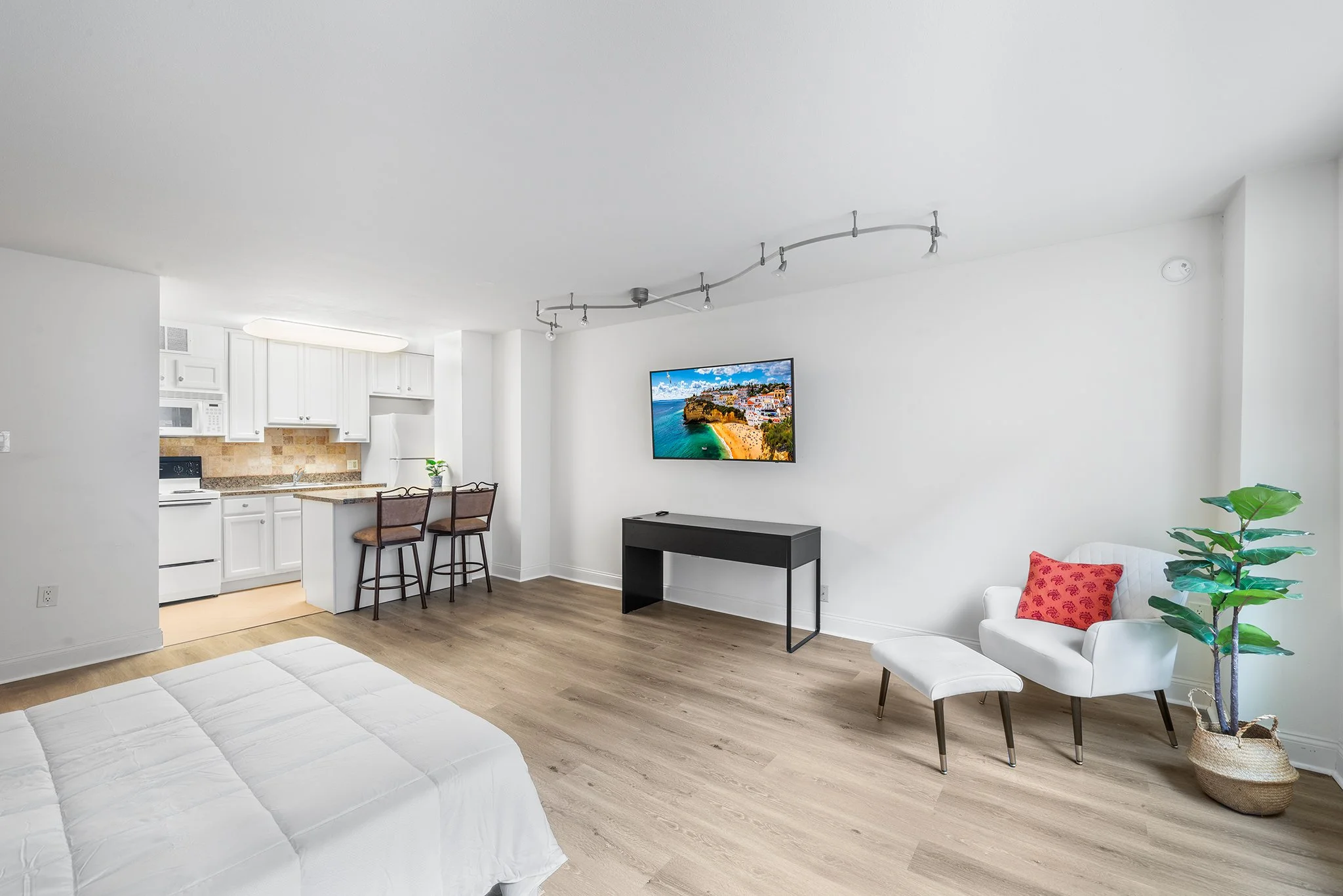 1901 JFK BLVD-APT 911-14.jpeg
