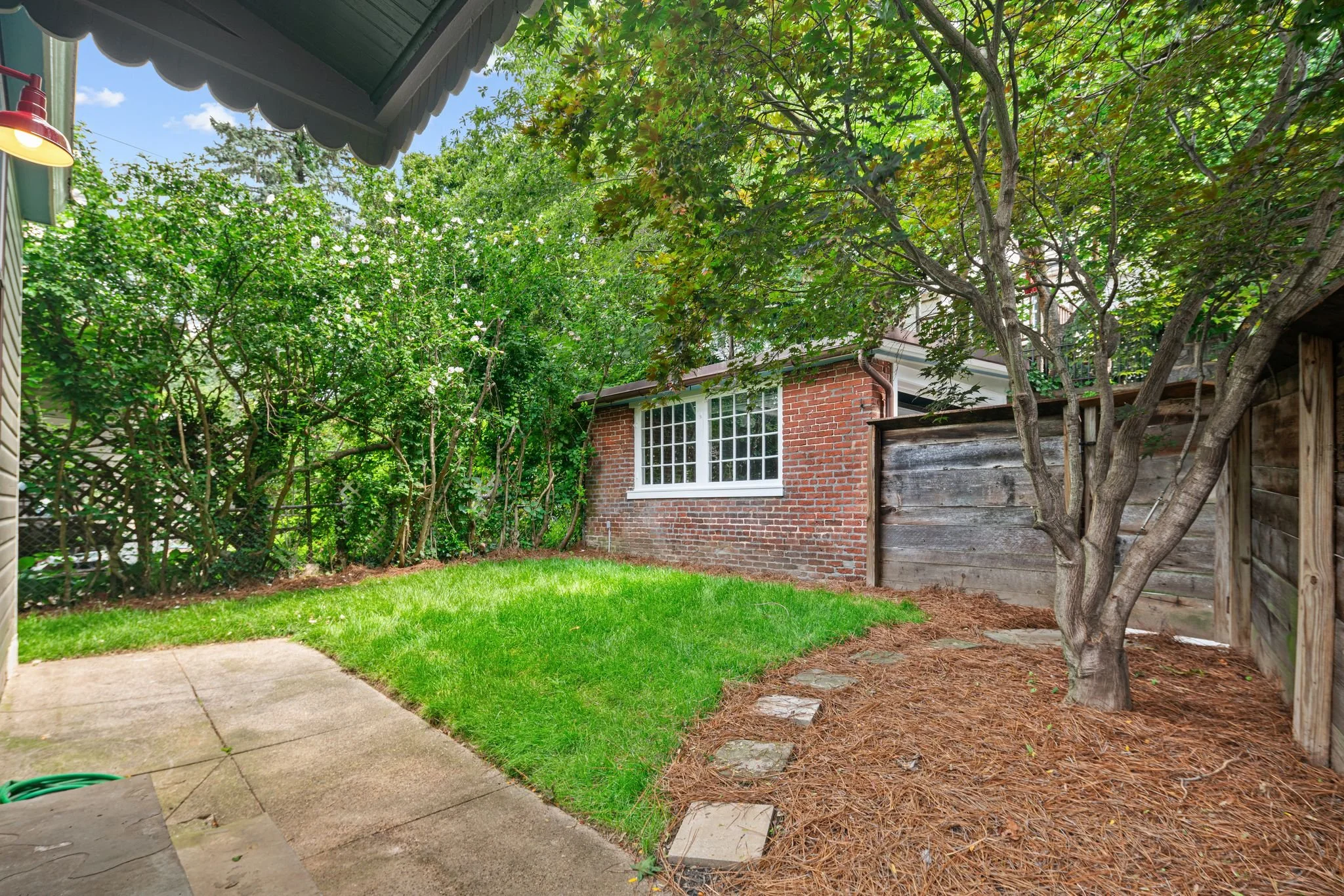 4403 Dexter St-Full-27.jpg