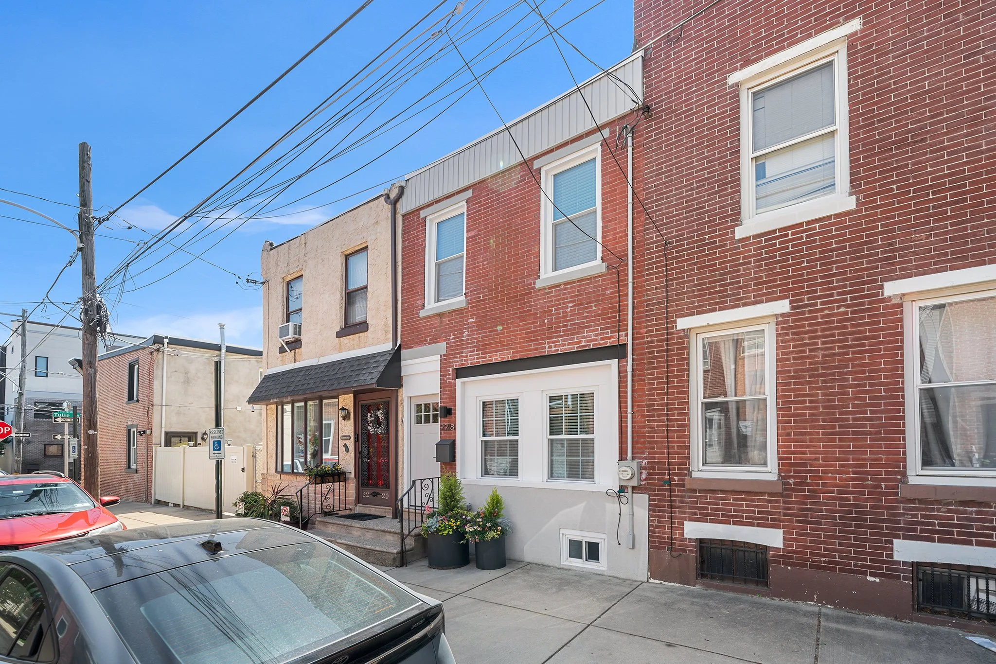 2218 E Gordon St-03.jpeg