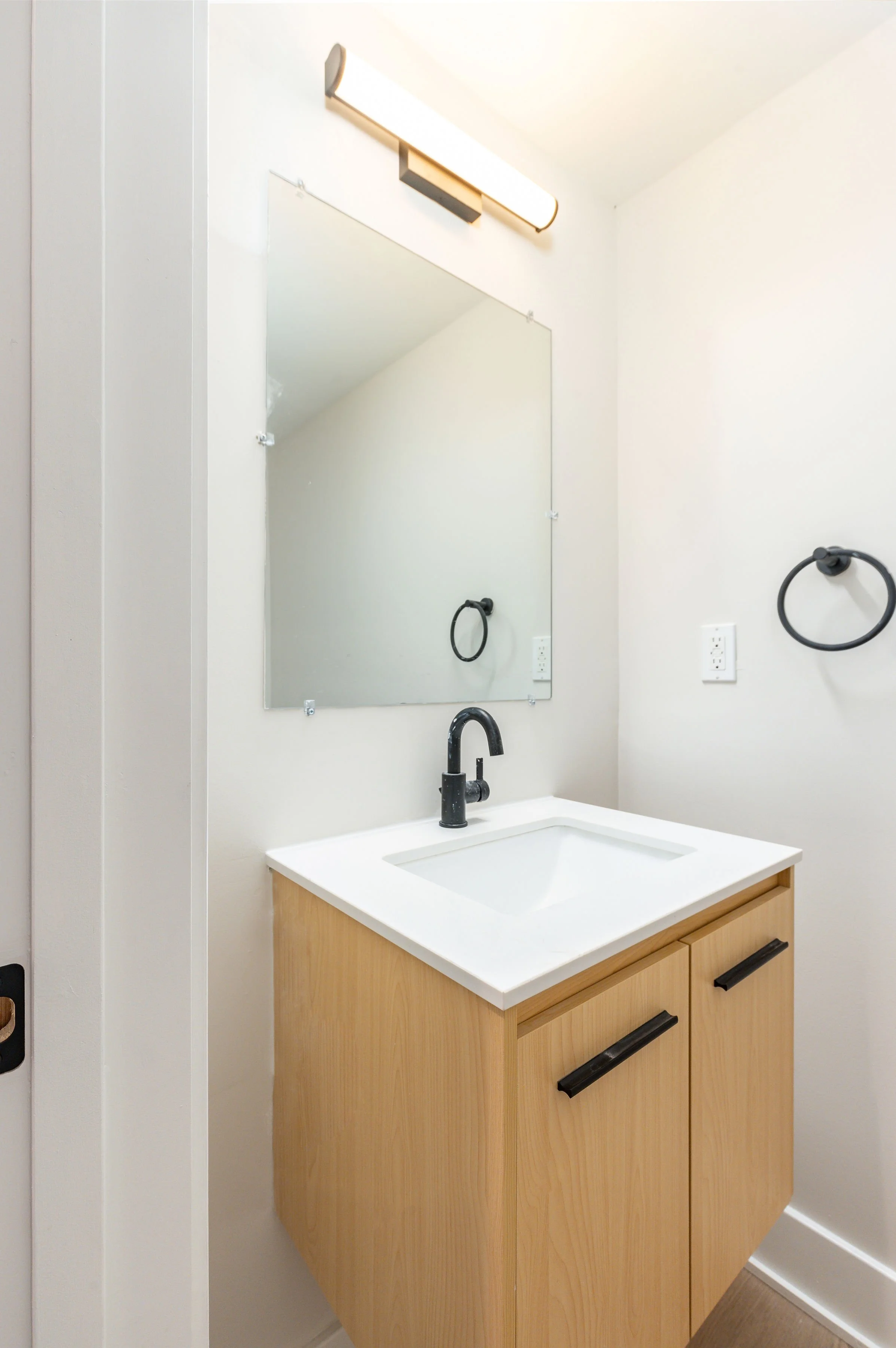 3839-RIDGE-AVE-UNIT-11-PHOTOGRAPHY-©-A1RMEDIA-A7C06247.jpg