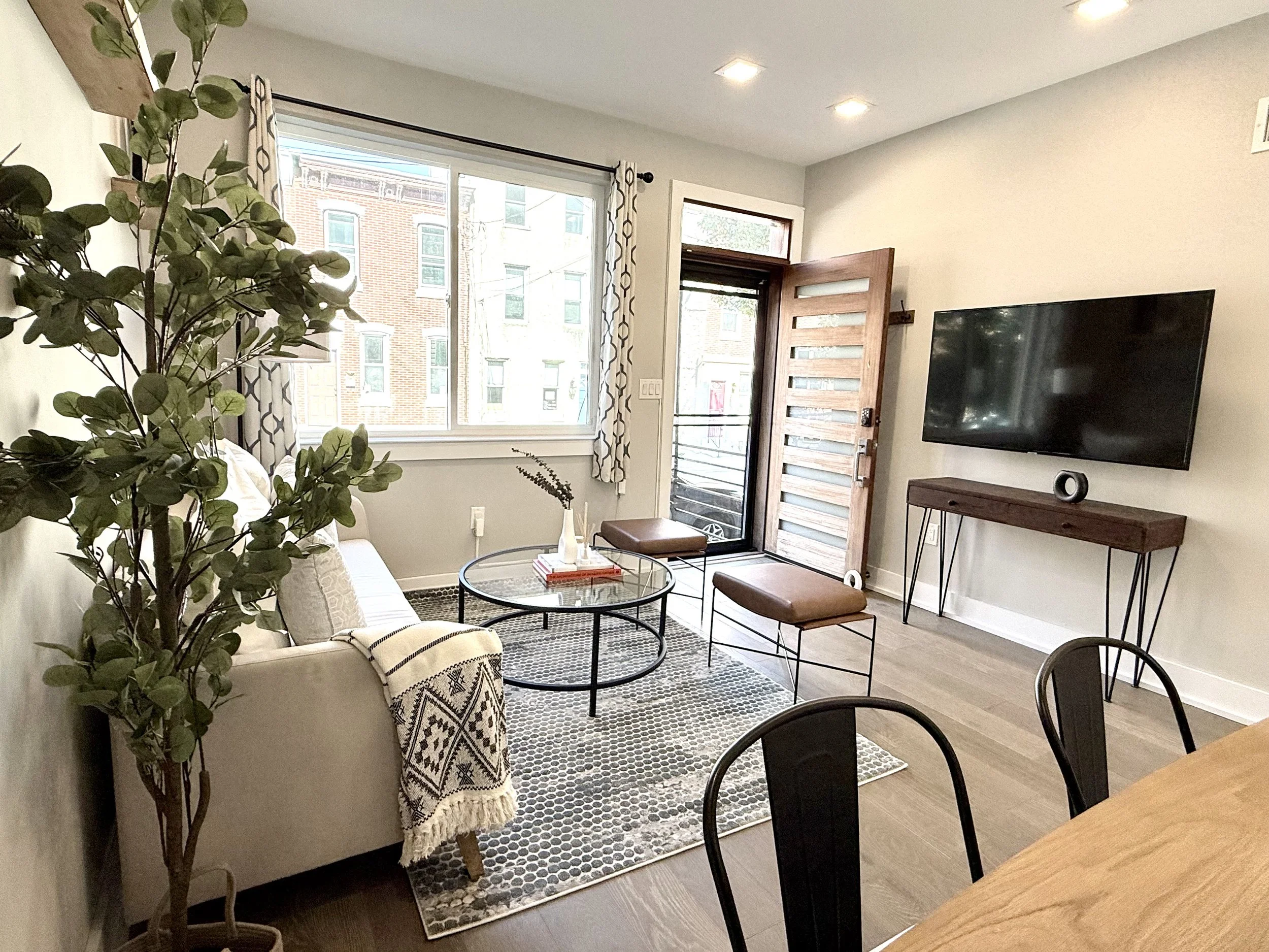 2015 Tulip Staged 6.jpeg