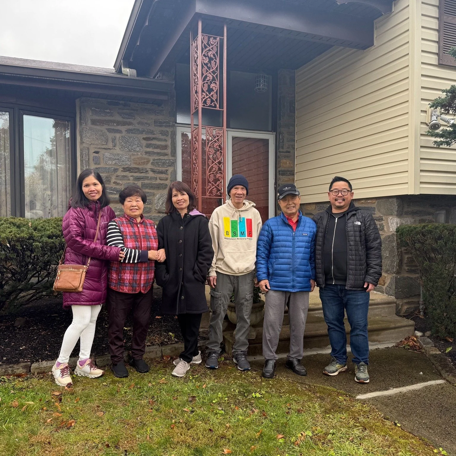 This is a heartwarming one and one of PHG agent @daynamaxine 's fav closings! 💕Lender David Lent reached out and introduced his clients to Dayna. They wanted to find a home in the Abington school district for their kiddos while still having an easy 