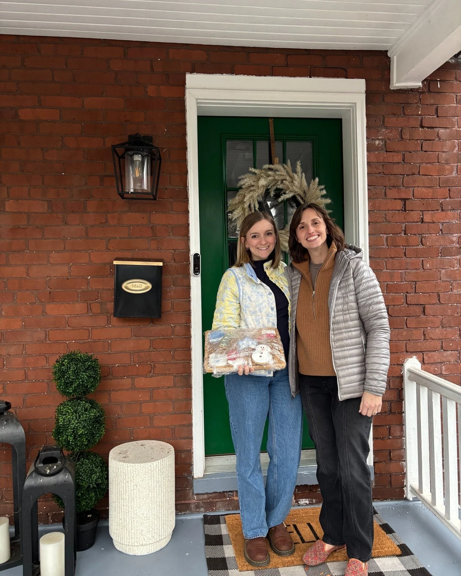 Congrats to Lauren and Sierra on their morning closing today! Lauren attended a workshop back in 2022 but it wasn't quite the right time. Fast forward to 2025 and Lauren and Sierra joined a workshop again and 💥boom- 2 weeks later they went under con