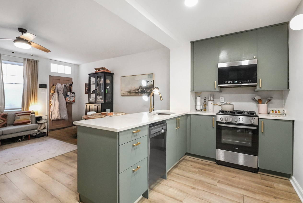 914 S Delhi St Cleaned up.png