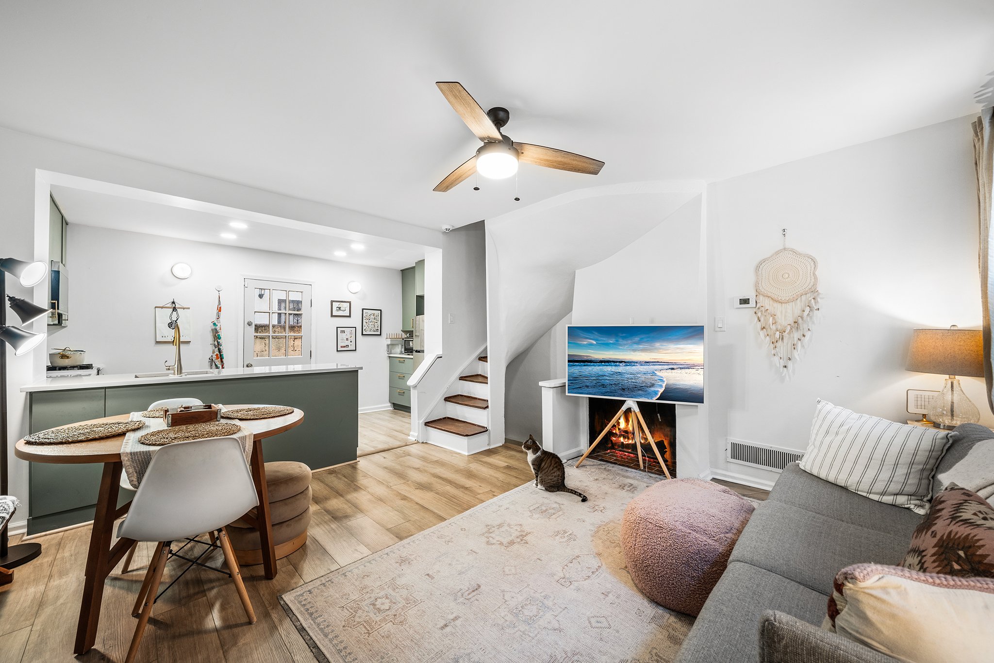 ✨JUST LISTED and OPEN HOUSE✨ Oh we love a Trinity (especially one that clocks in at 1,056sqft)! This one has been thoughtfully updated to include a touch of modern among the historic details. The first floor has a sweet living space with subtle touch