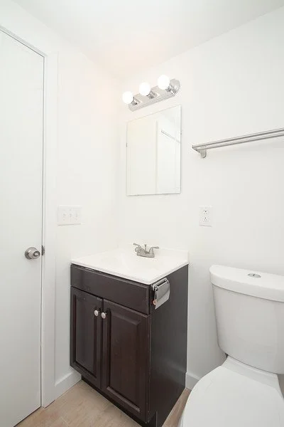1 Bedroom Unit Bathroom.jpg