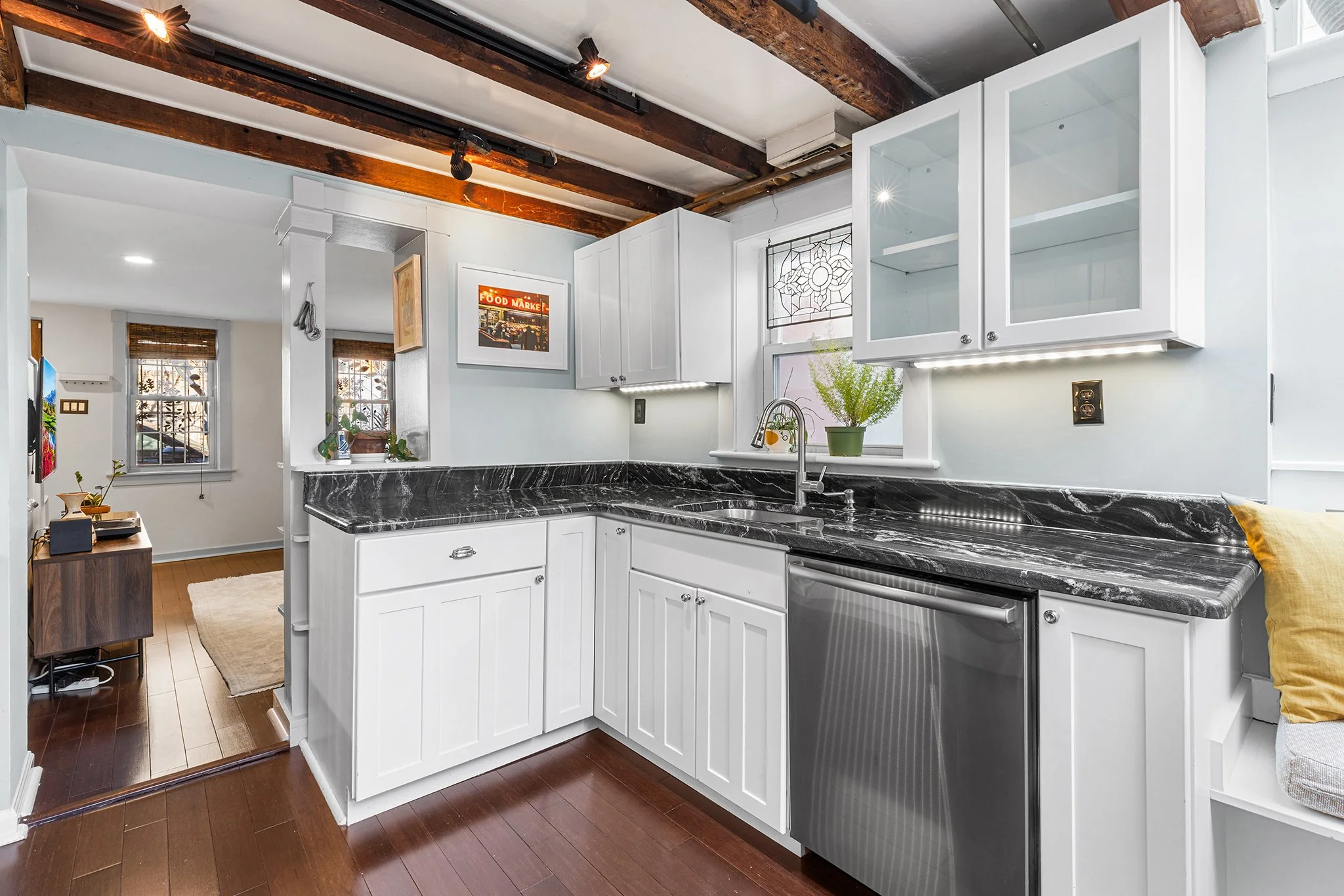 442 Fitzwater St Philadelphia PA-10.jpg