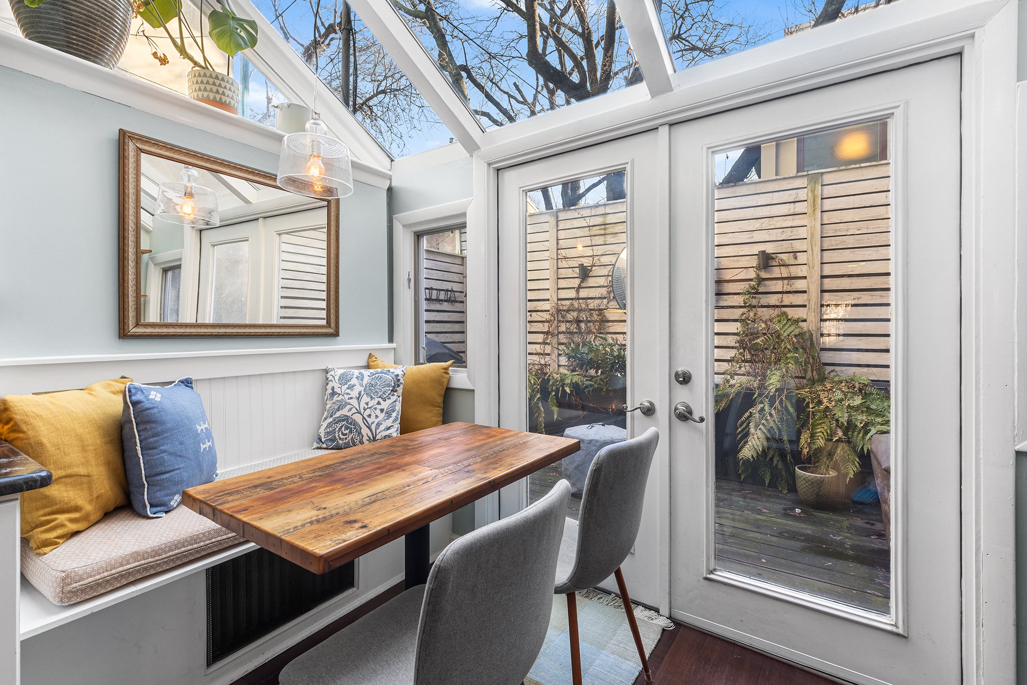 442 Fitzwater St Philadelphia PA-12.jpg