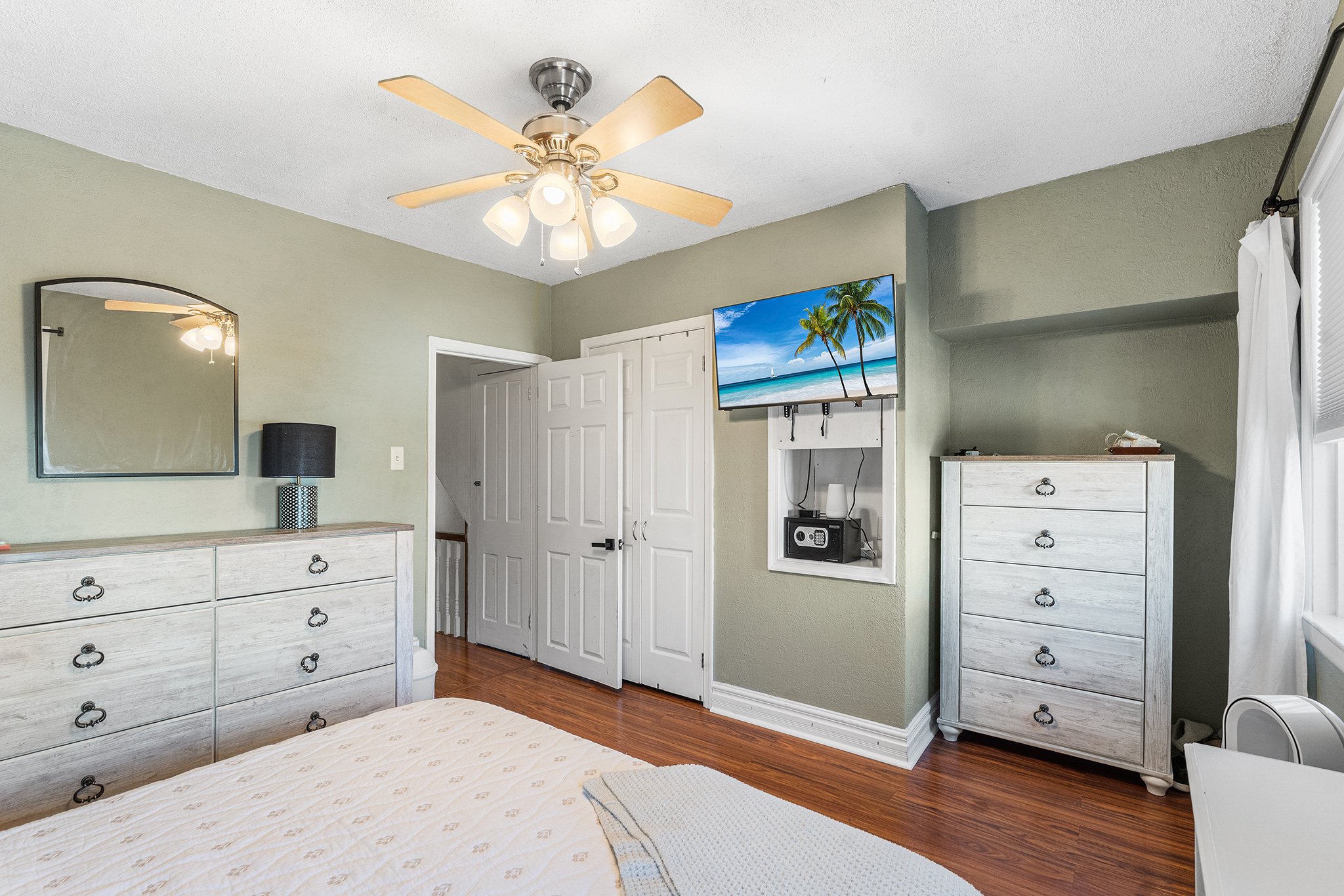 4549 Salmon St, Philadelphia, PA-25.jpg