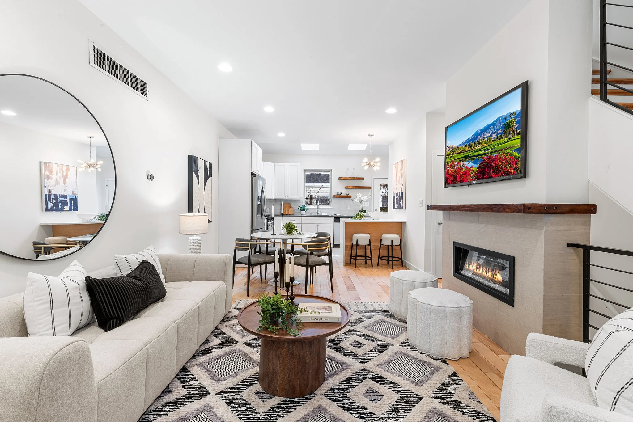 ✨JUST LISTED and OPEN HOUSE ✨ A quiet private retreat all your own right in the hustle and bustle of #fishtown. This modern 3 bed, 2.5 bath home was built just over 10 years ago and still feels fresh. 

High ceilings, oversized windows, and light har