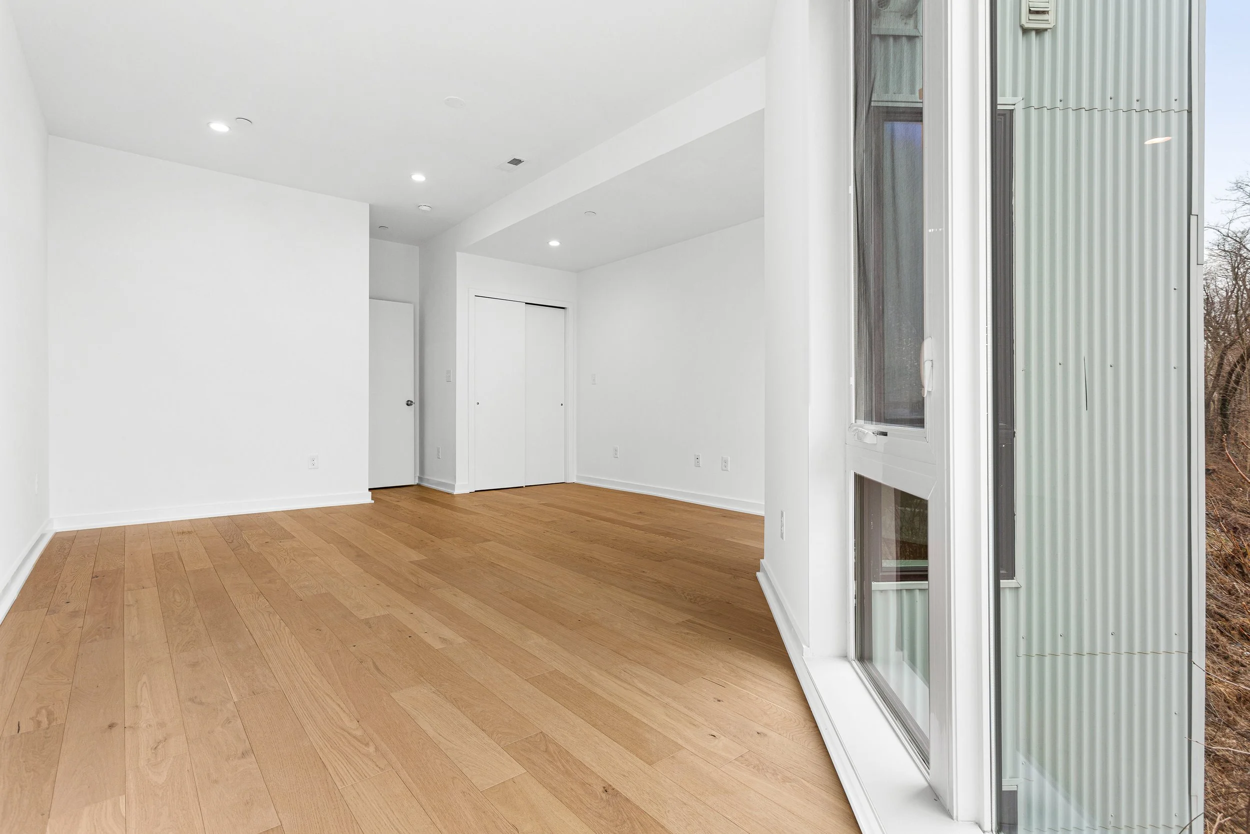 239 Krams Ave-Full-15.jpg