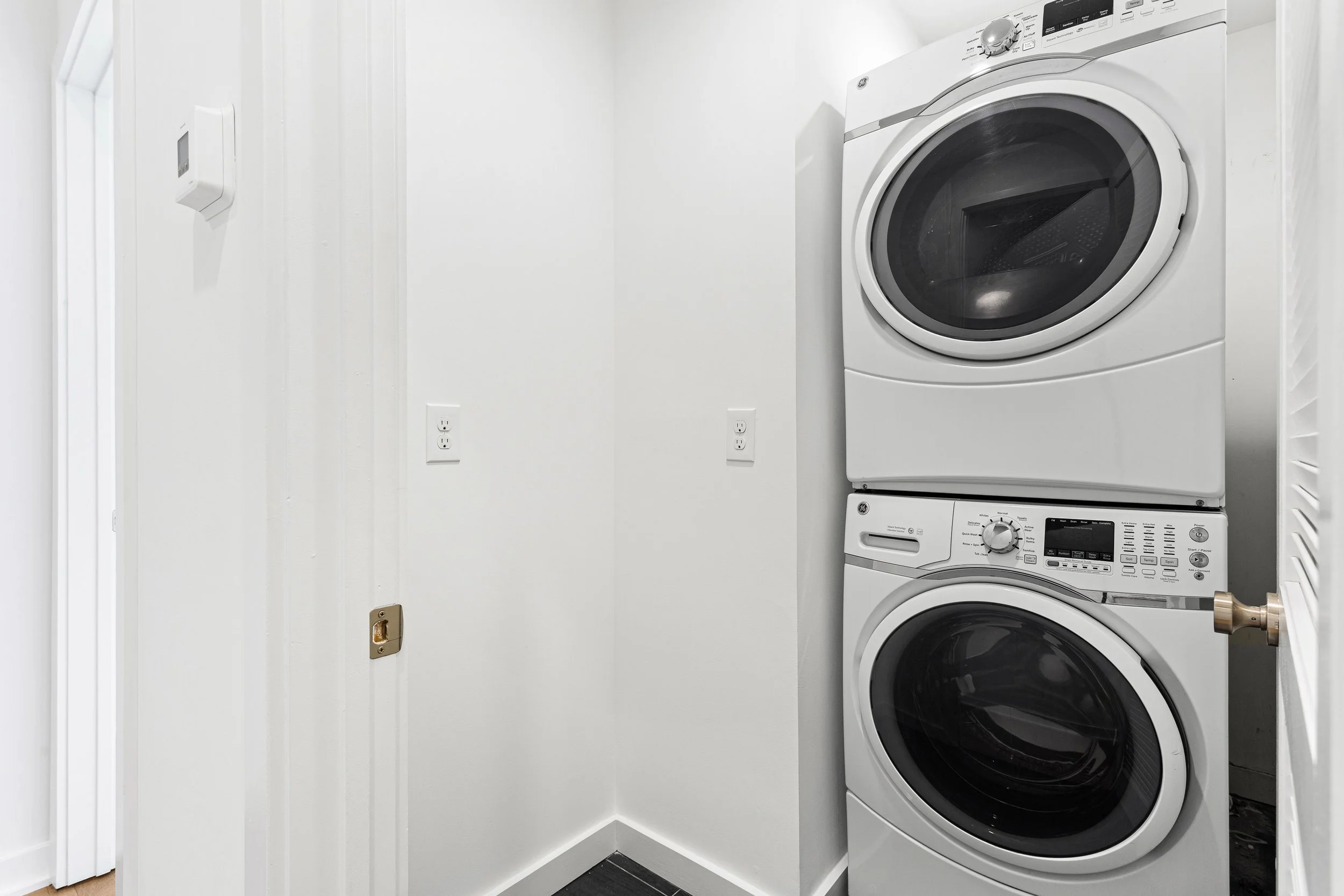 239 Krams Ave-Full-17.jpg