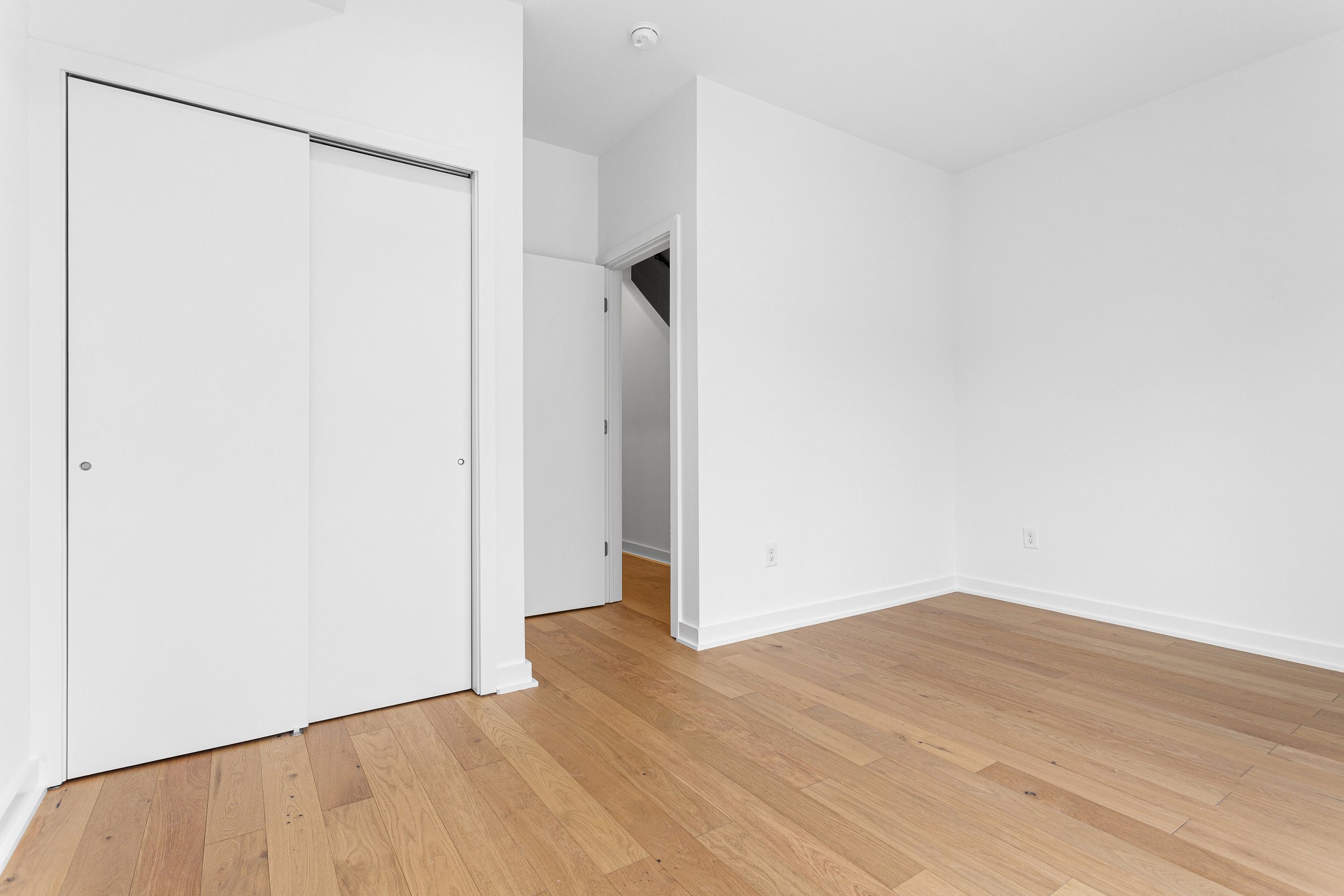 239 Krams Ave-Full-19.jpg