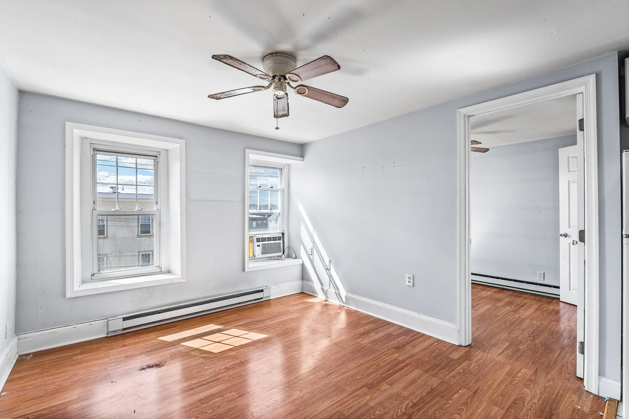 3349 Conrad St-09.jpg